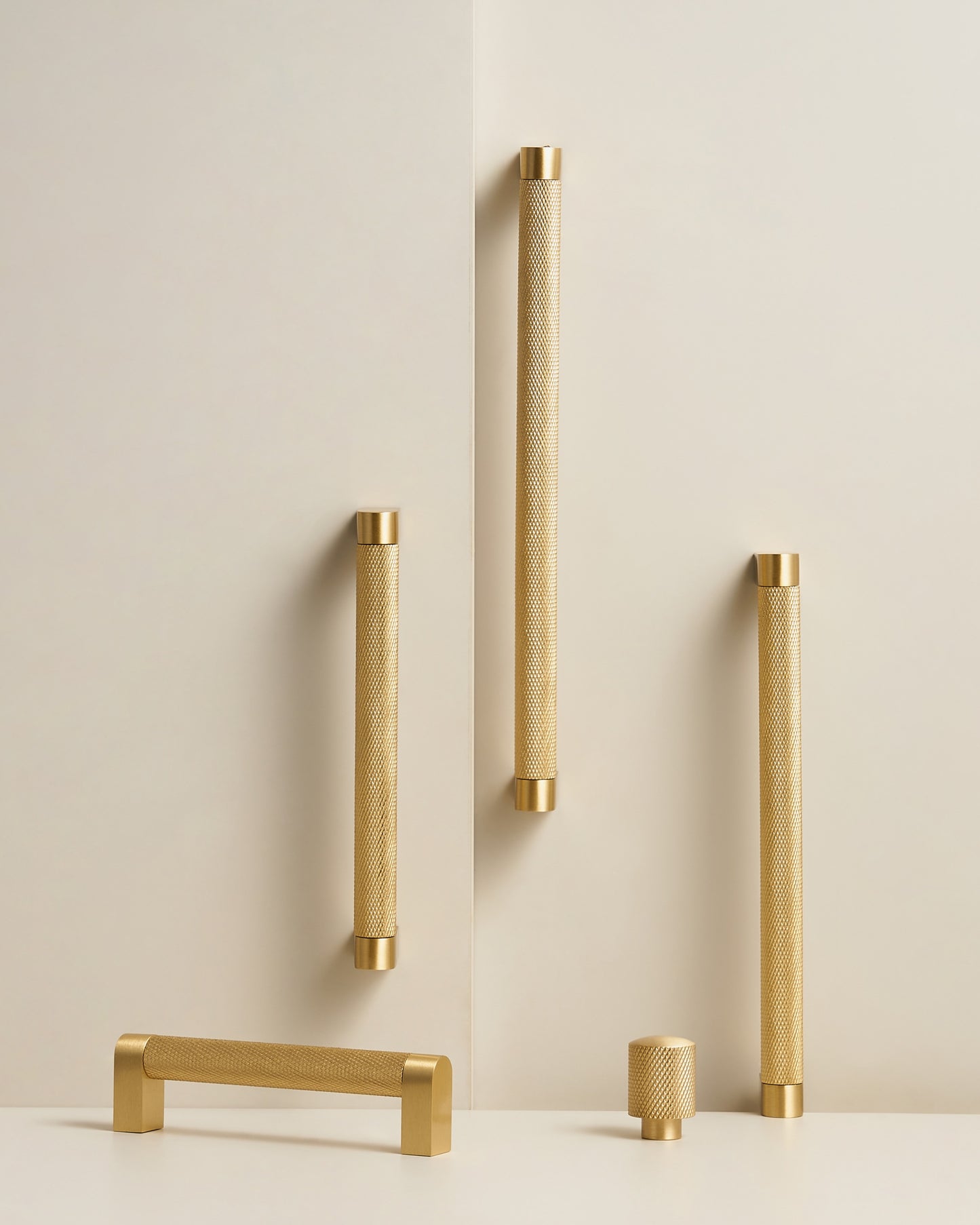 LAFAYETTE KNURLED BRASS PULL WITH CYLINDRICAL POSTS