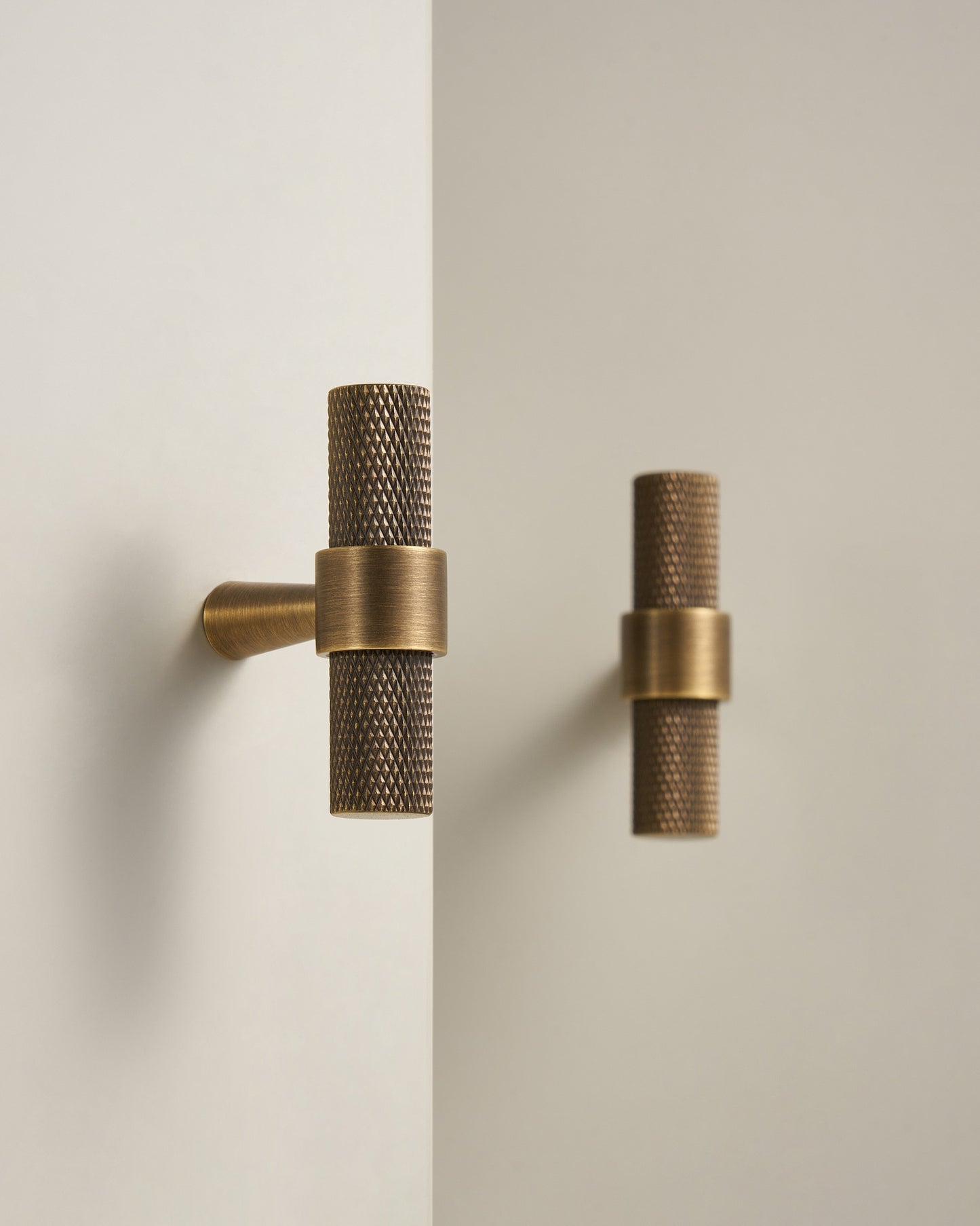 HUDSON KNURLED KNOB COLLECTION