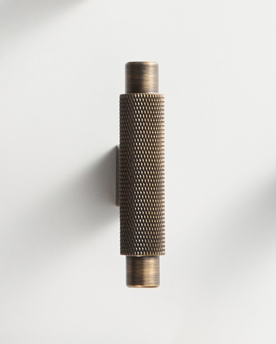 CHELSEA BRASS T-BAR PULL/KNOB