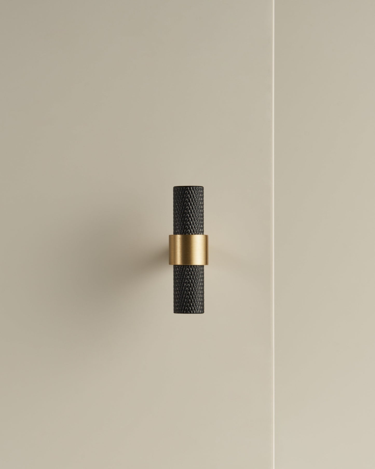 HUDSON KNURLED KNOB COLLECTION