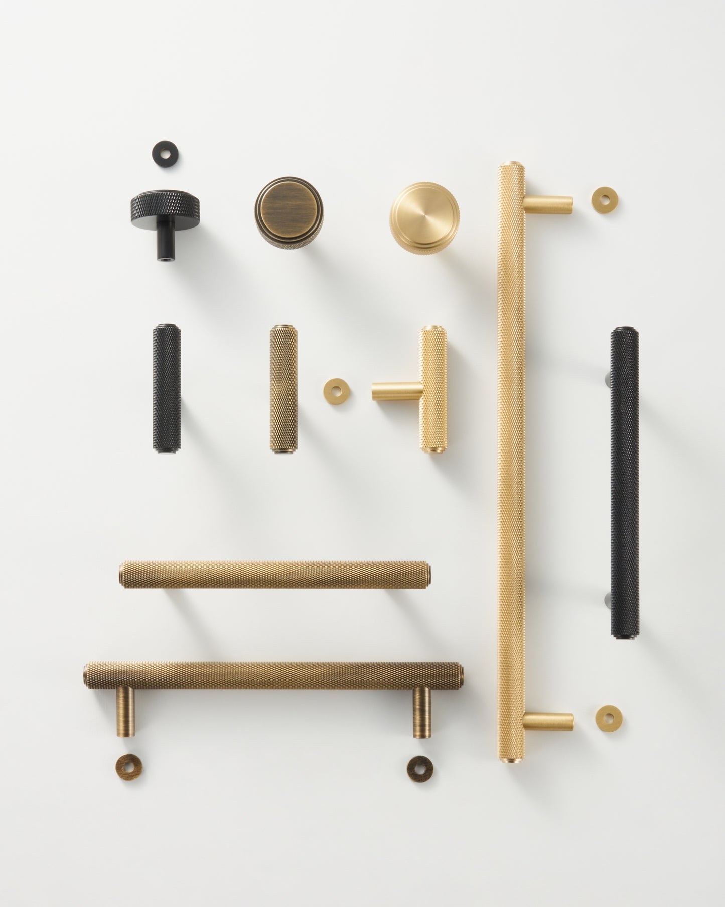 MERCER KNURLD ANTIQUE BRASS BAR PULL