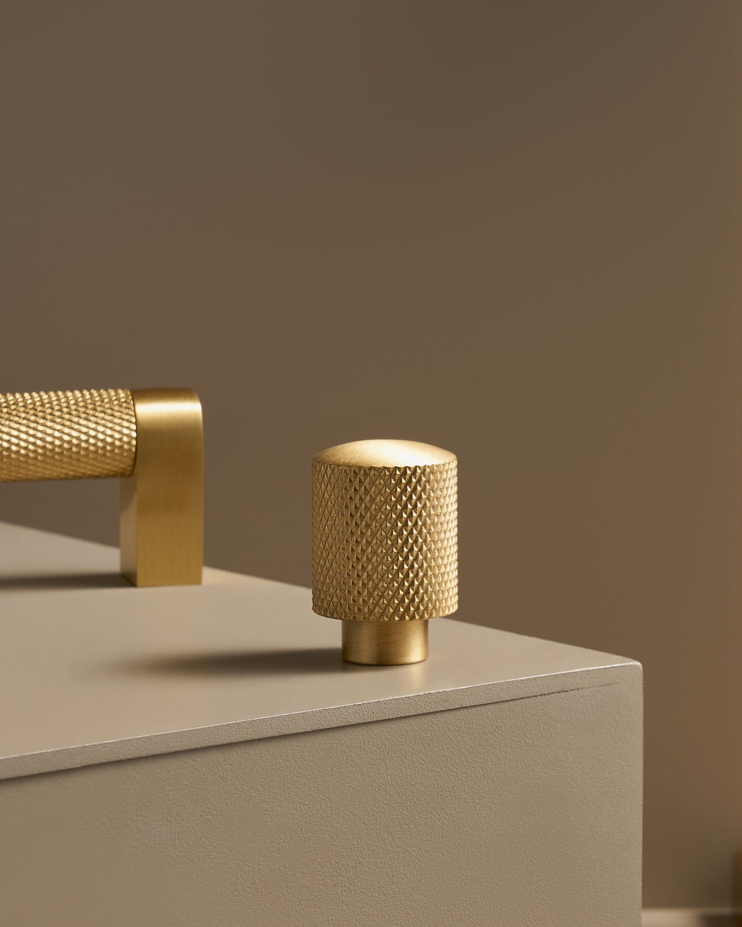 LAFAYETTE KNURLED BRASS CABINET KNOB