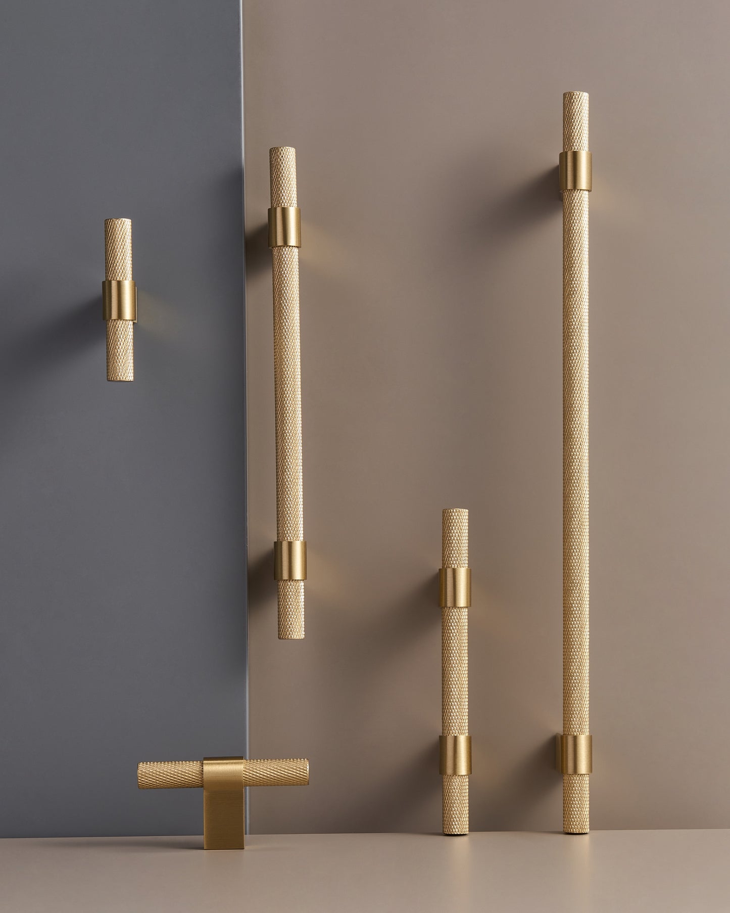 STRATFORD DIAMOND-KNURLED CABINET PULL