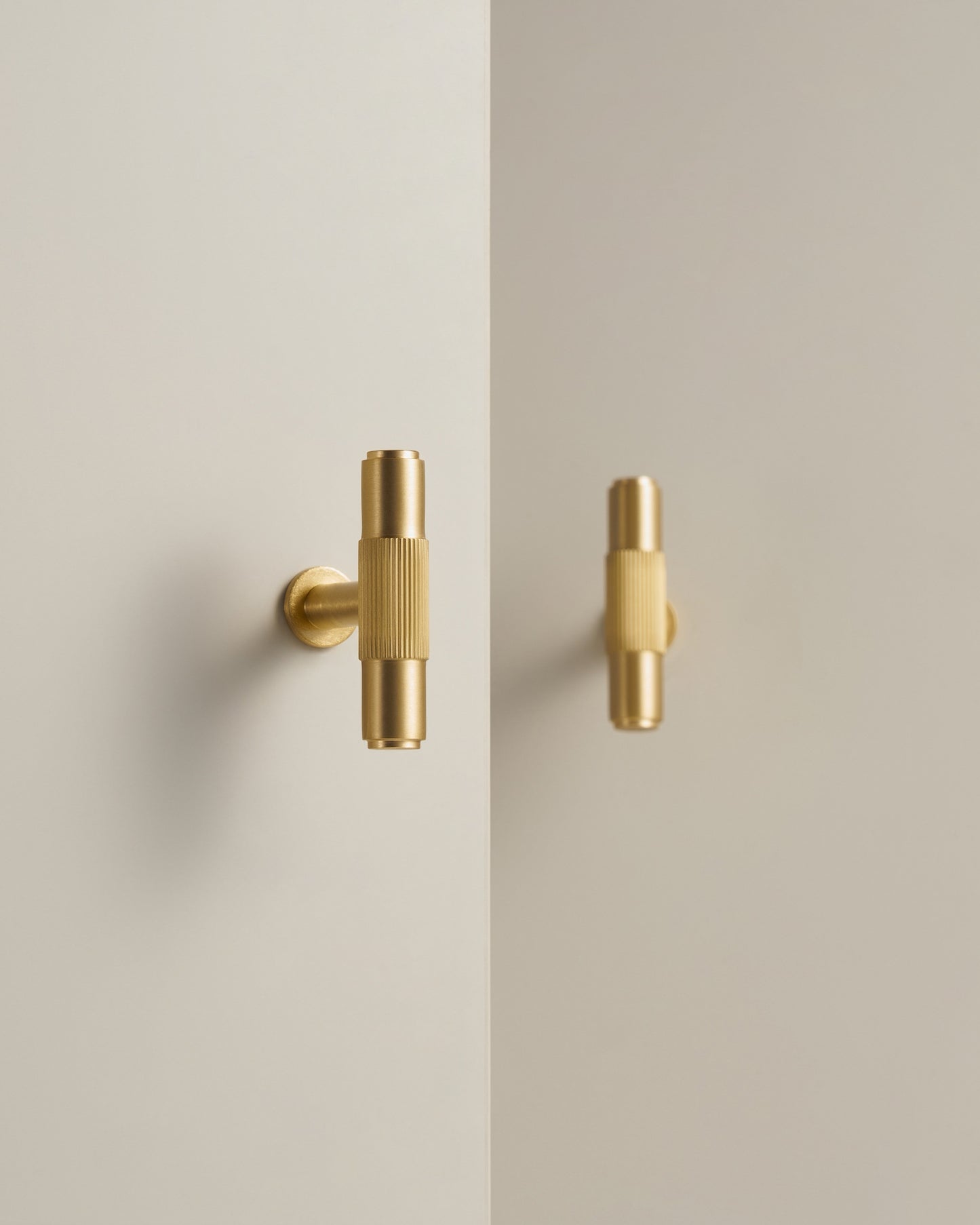 GRAMERCY FLUTED T-KNOB COLLECTION