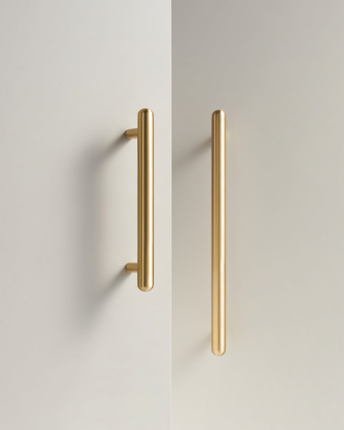 VERONA ROUNDED CYLINDRICAL CABINET PULL