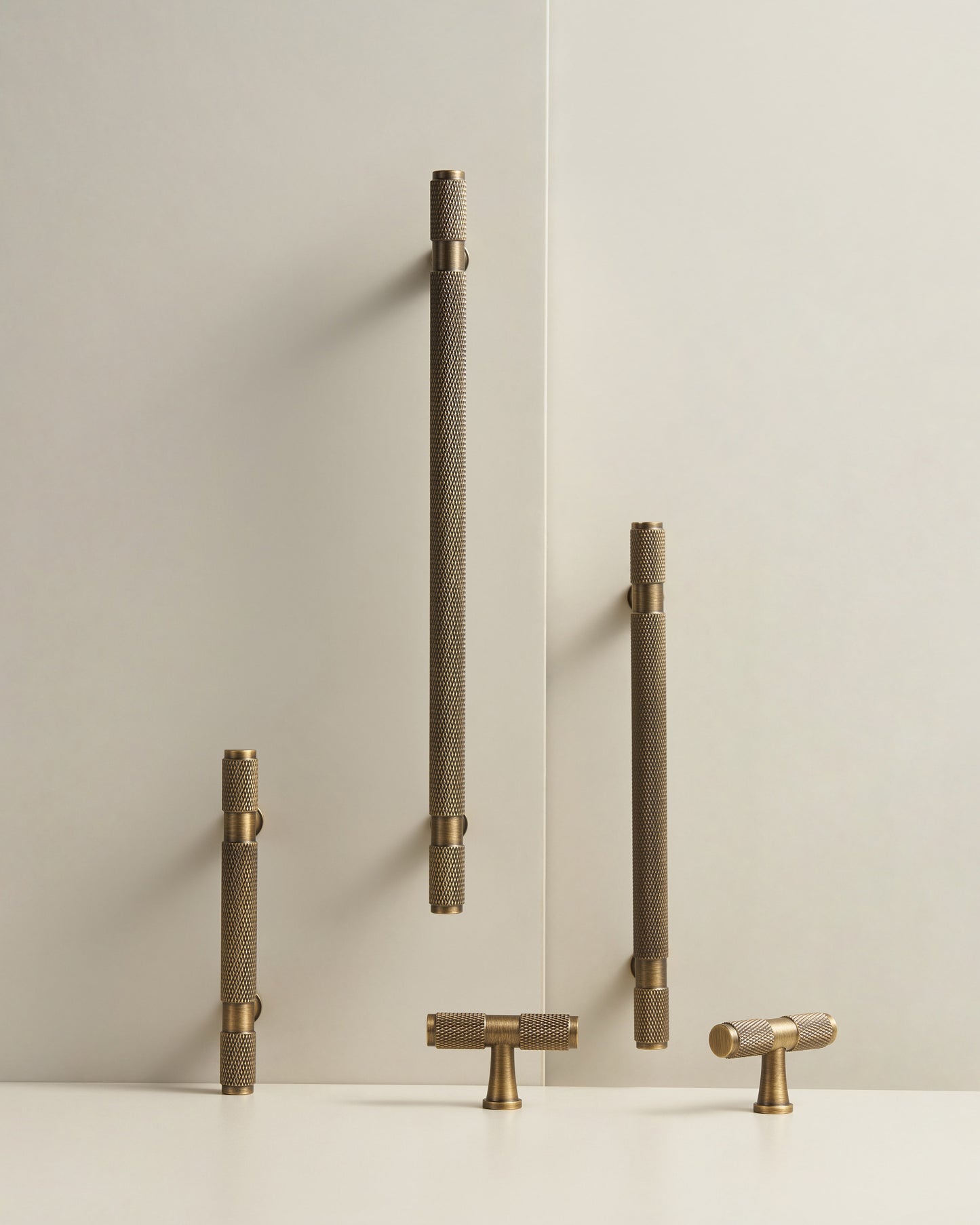 HUDSON DIAMOND-KNURLED CABINET PULL
