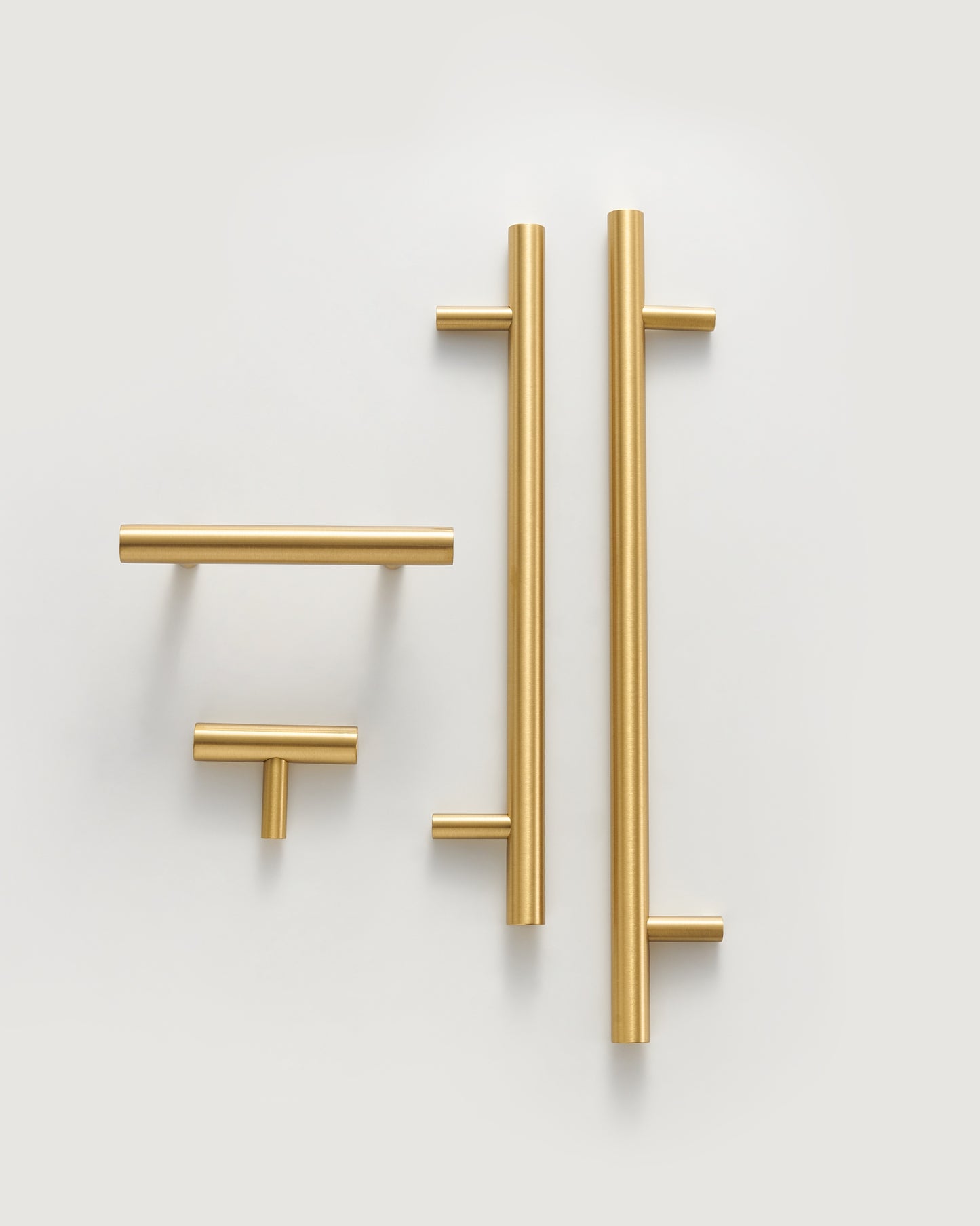 SUTTON BRUSHED BRASS ROUND PULL OVERSIZED COLLECTION