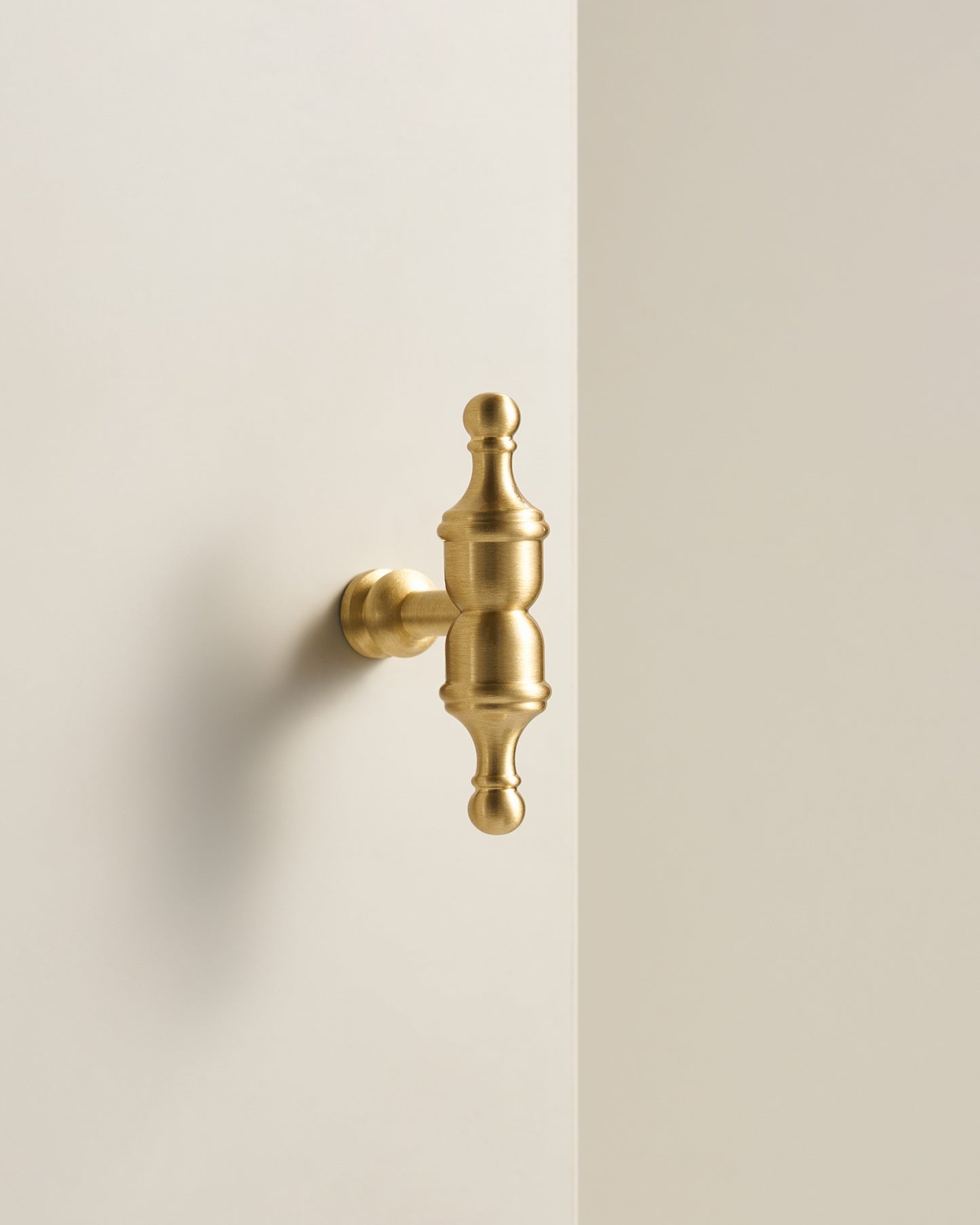 CHARLTON SCULPTED BRUSHED BRASS KNOB COLLECTION