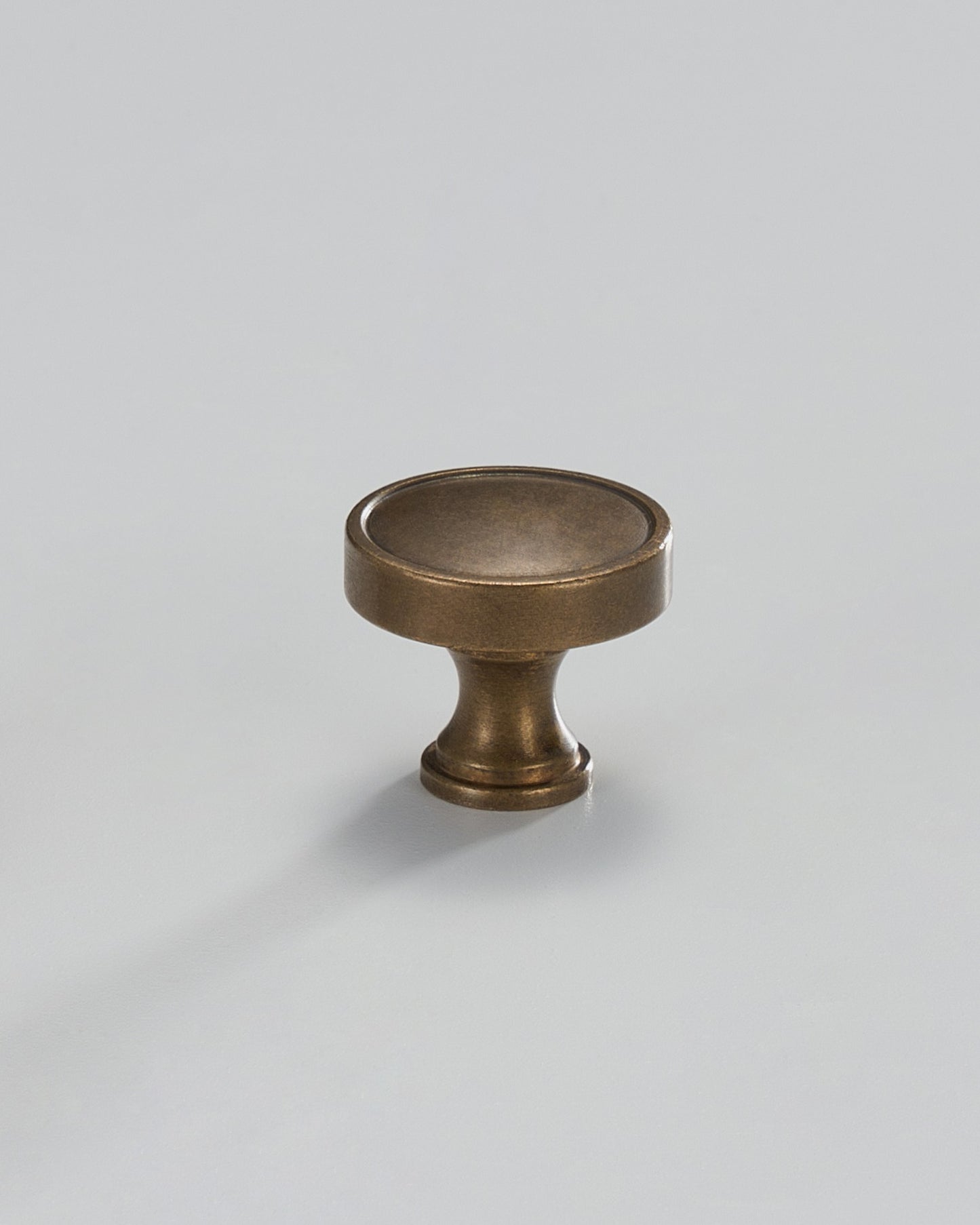 CAMDEN ANTIQUE BRASS CABINET KNOB