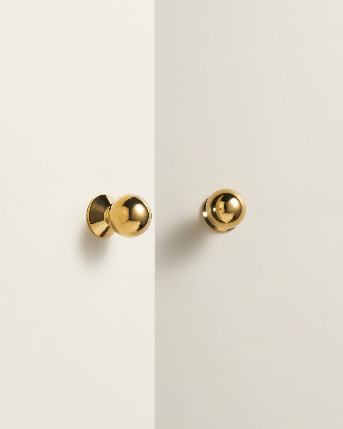 KENSINGTON GLOBE KNOB COLLECTION