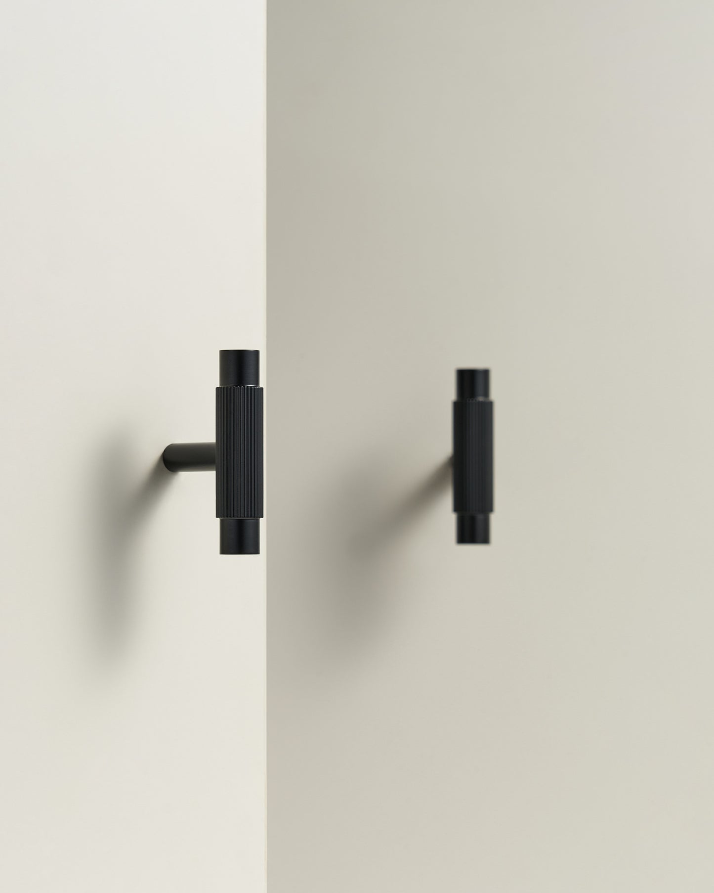 SOHO FLUTED T-BAR CABINET KNOB