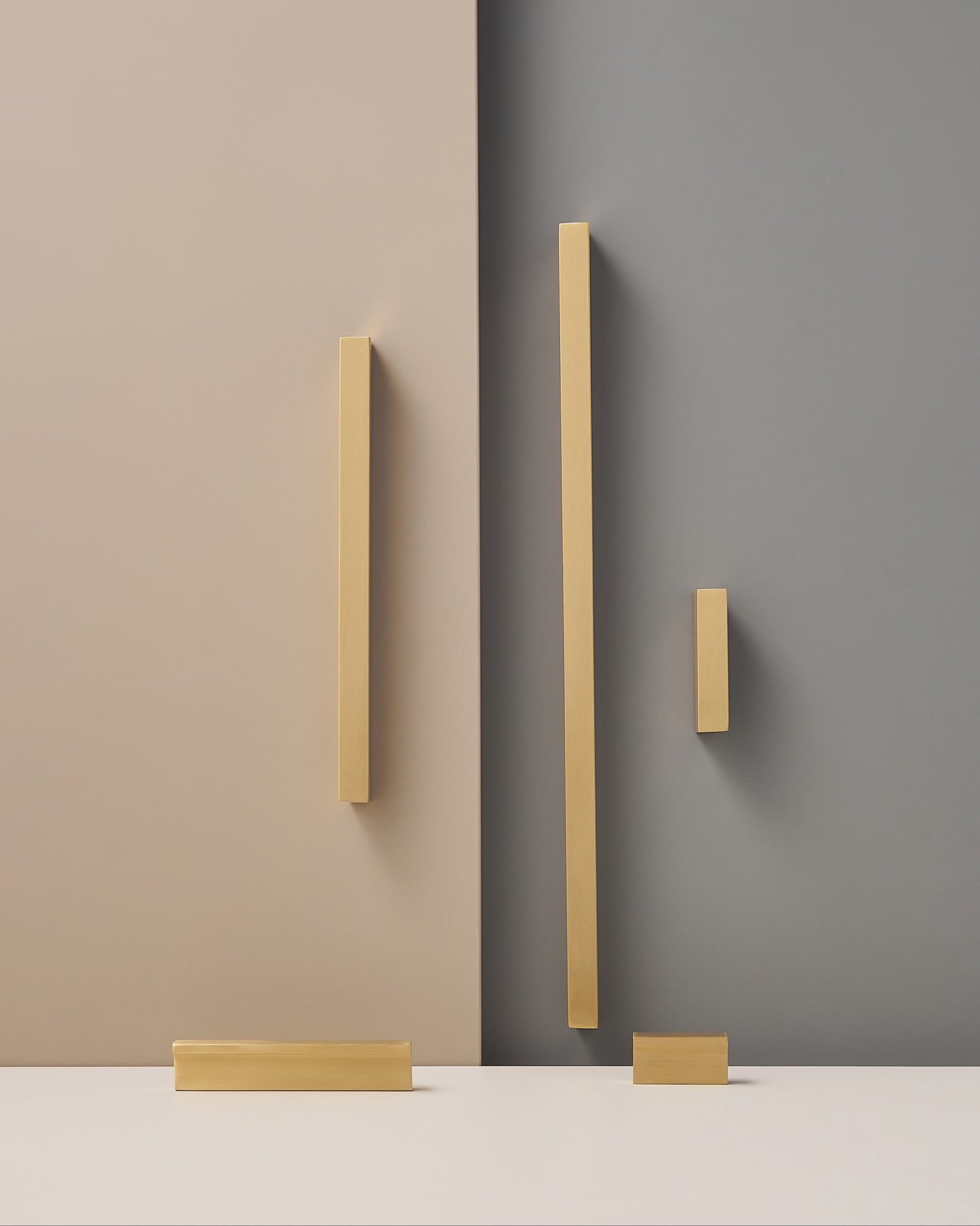 ASHBURY OVERSIZED LINEAR PULL IN BRUSHED BRASS