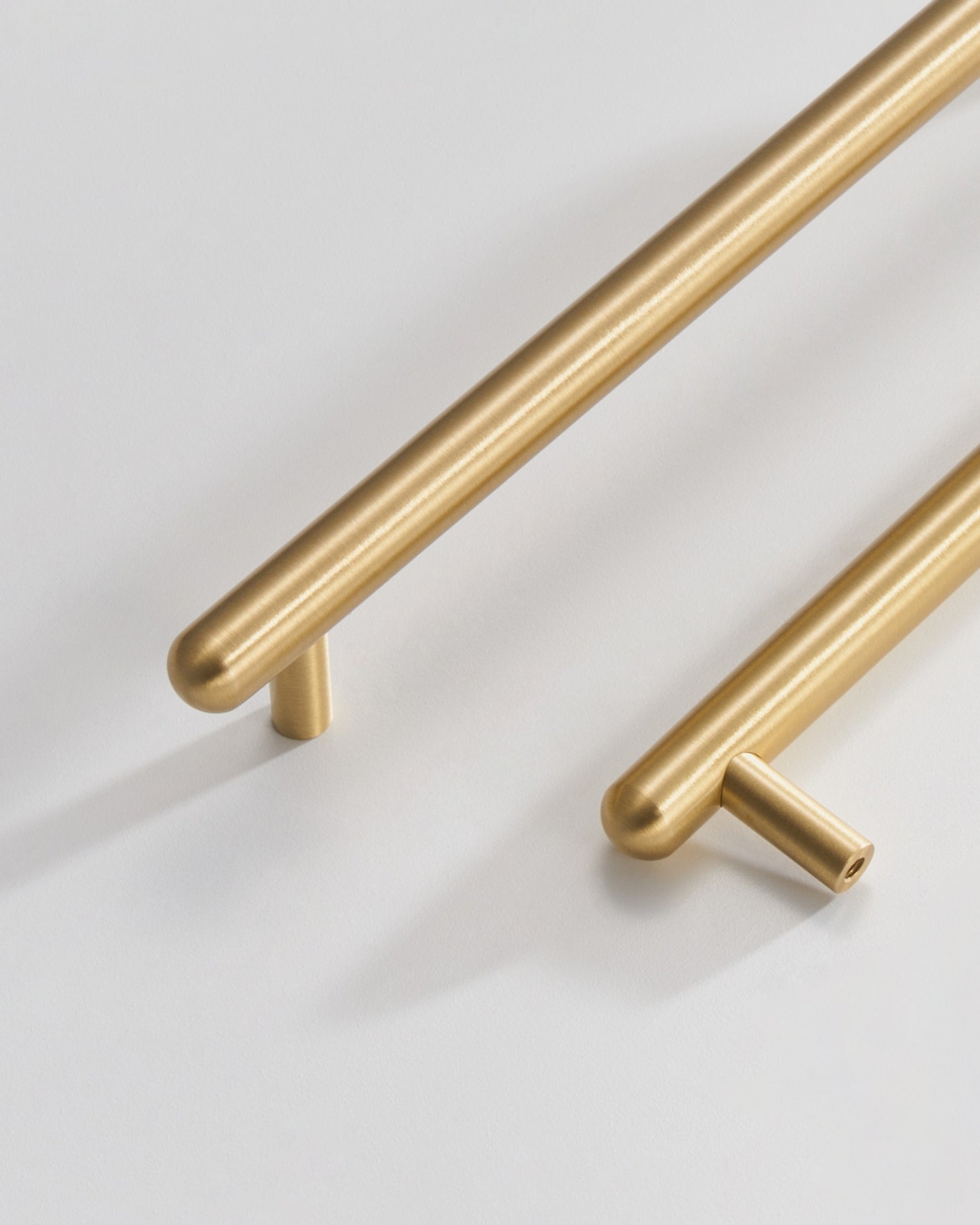 VERONA ROUNDED CYLINDRICAL CABINET PULL