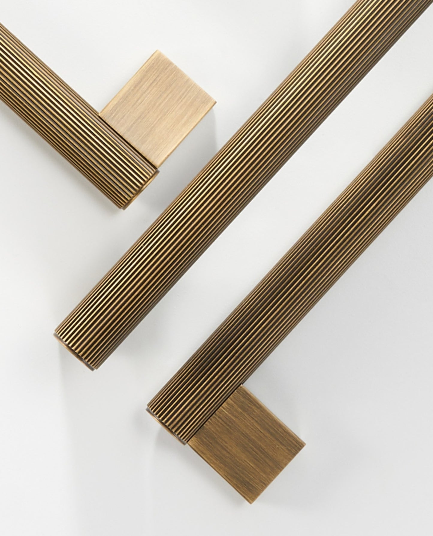 STRATTON FLUTED BRASS CABINET PULL