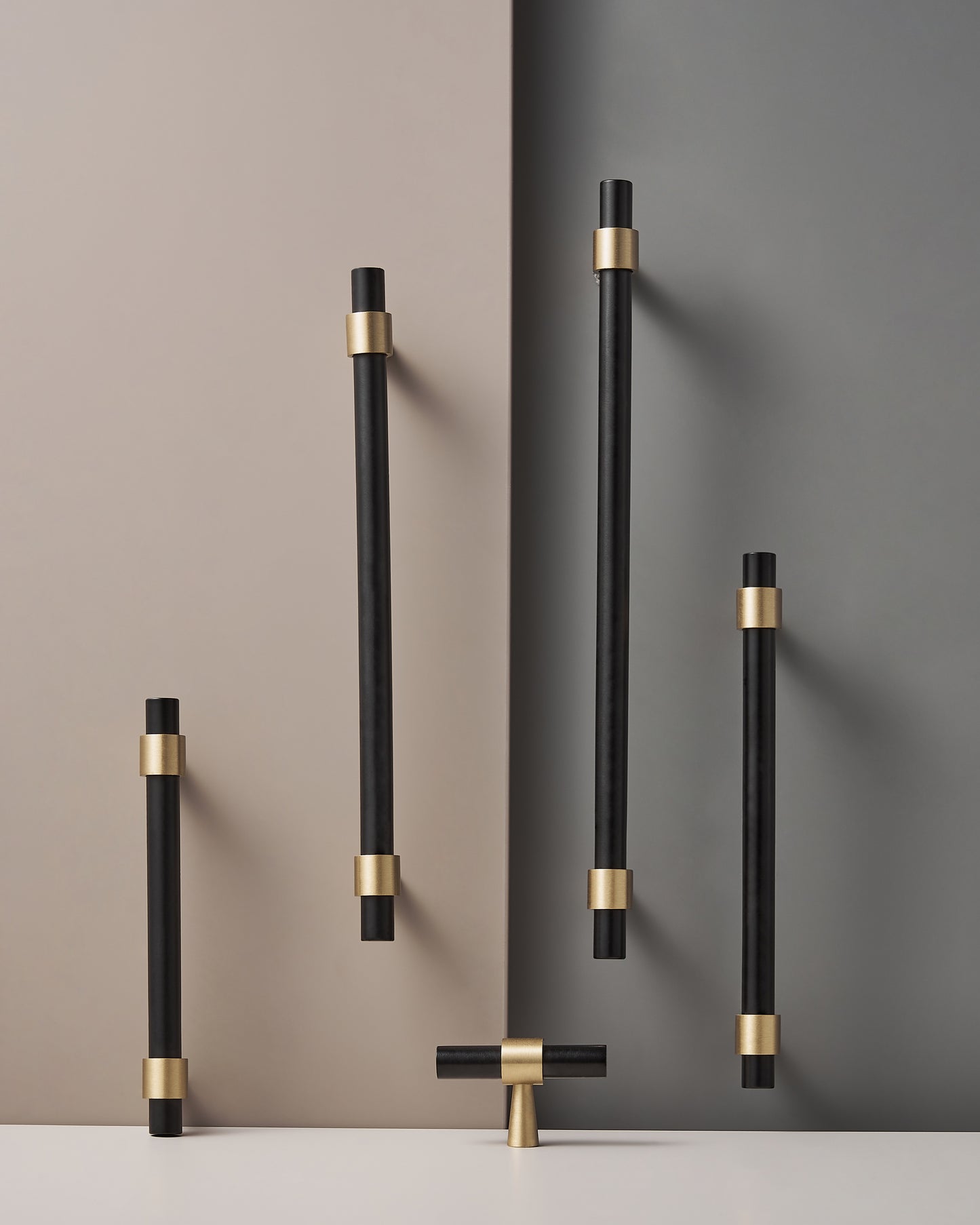 HUDSON TUBULAR BRASS CABINET PULL IN BLACK BRASS