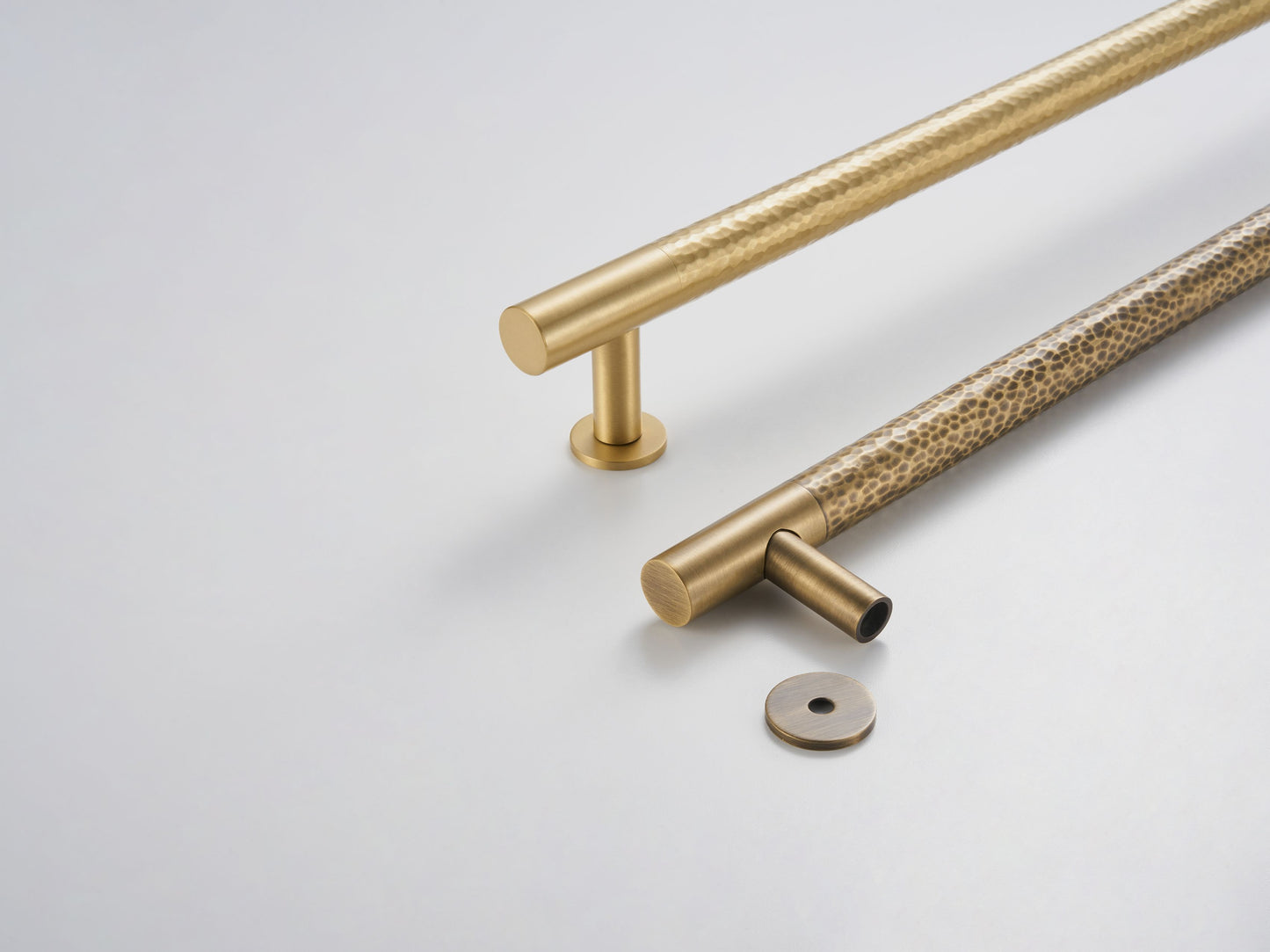 HAWTHORNE HAMMERED APPLICANT & DOOR PULL