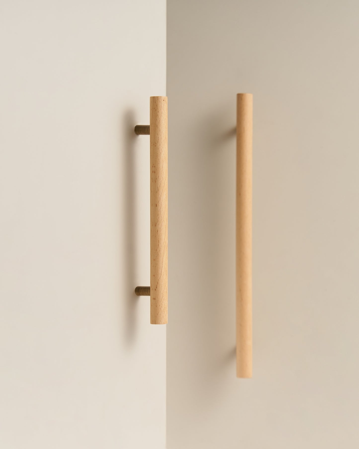 SIENA WOOD PULLS WITH ANTIQUE BRASS ACCENTS