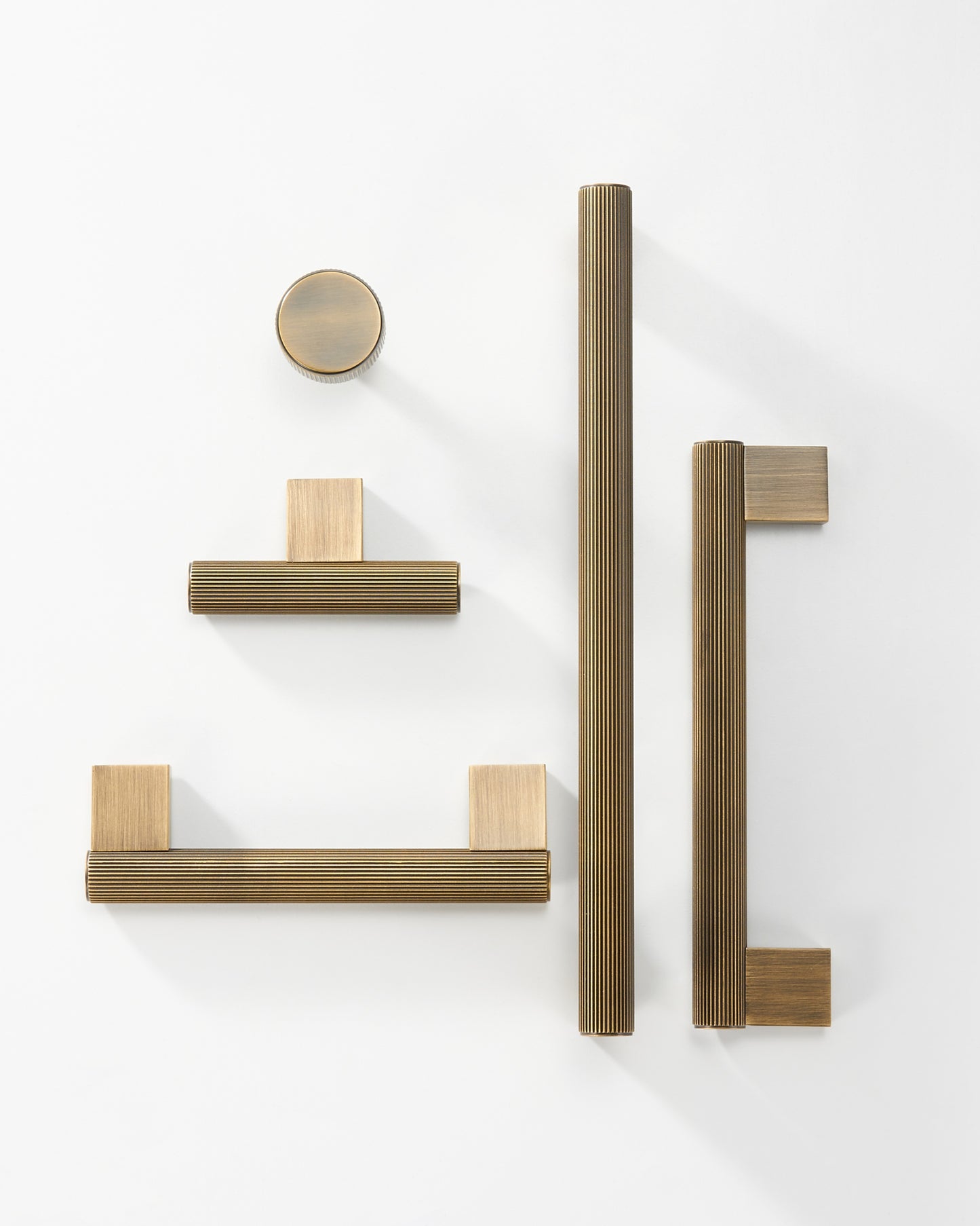 STRATTON FLUTED BRASS CABINET PULL