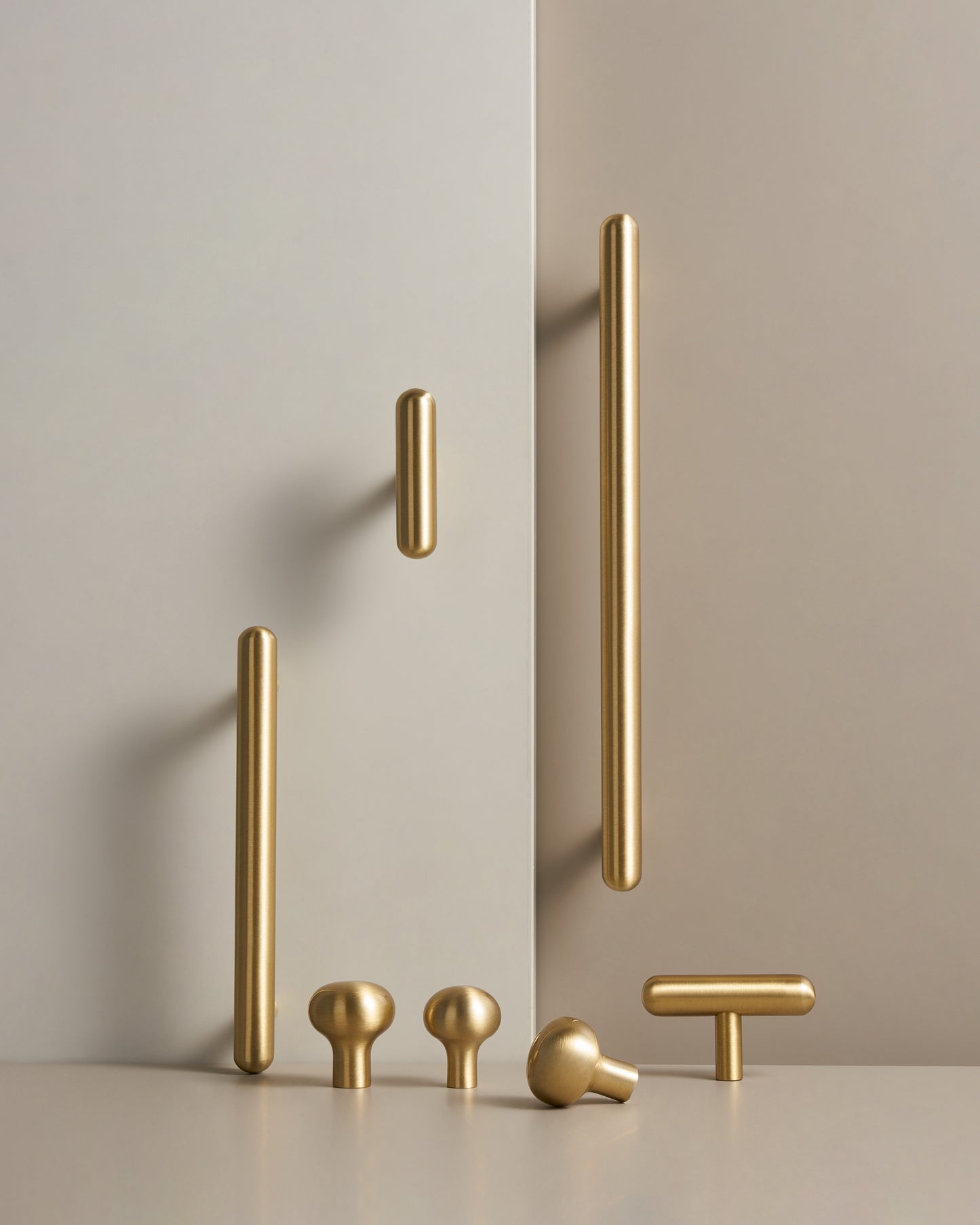 VERONA ROUNDED CYLINDRICAL CABINET PULL