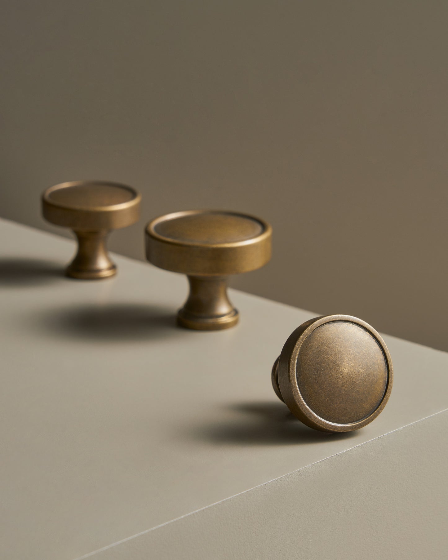 CAMDEN ANTIQUE BRASS CABINET KNOB