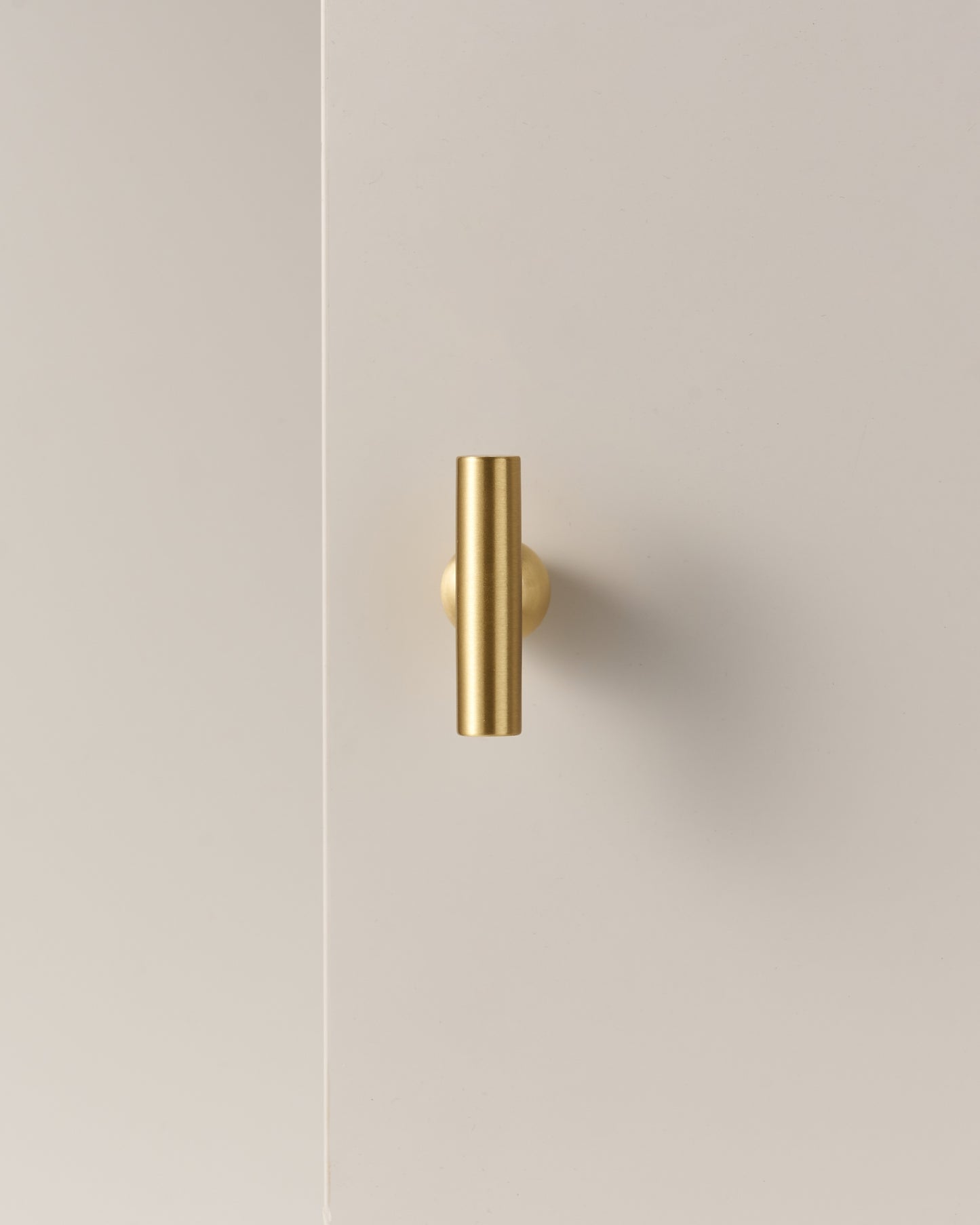 MODENA BRASS T-BAR KNOB