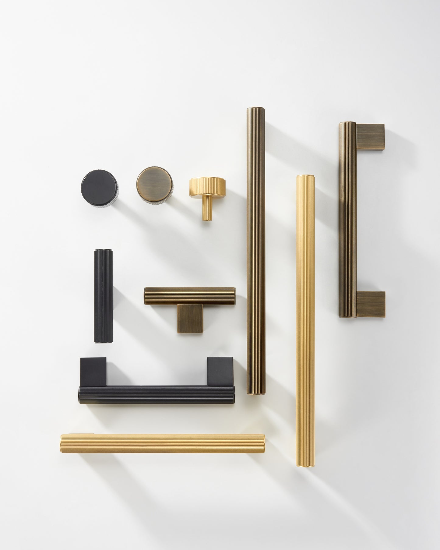 STRATTON FLUTED BRASS CABINET PULL