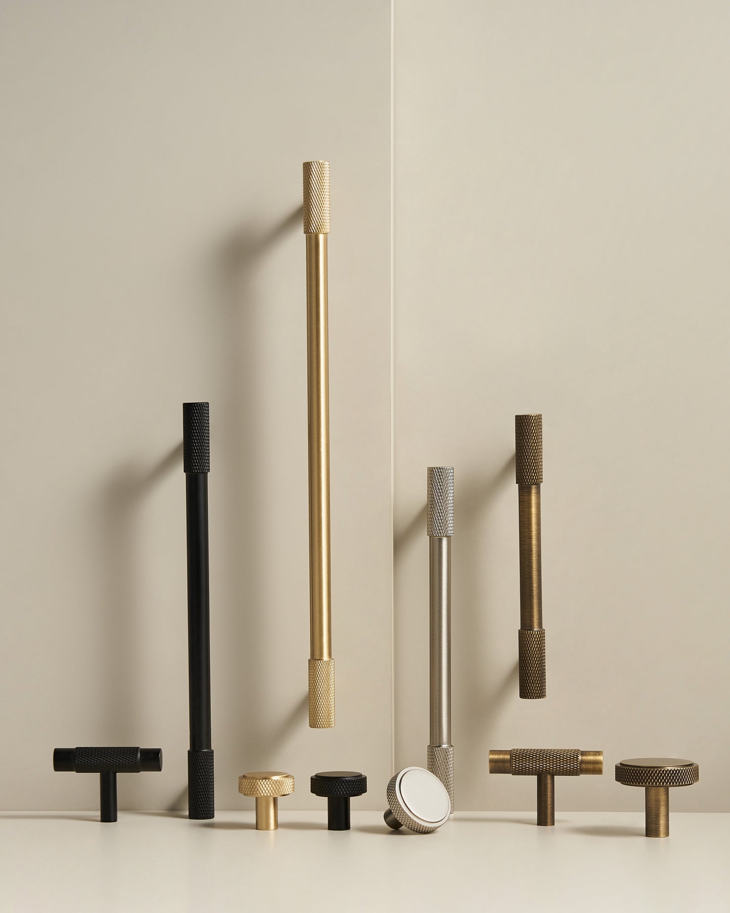 KENSWICK KNURLED CABINET PULL IN MATTE BLACK