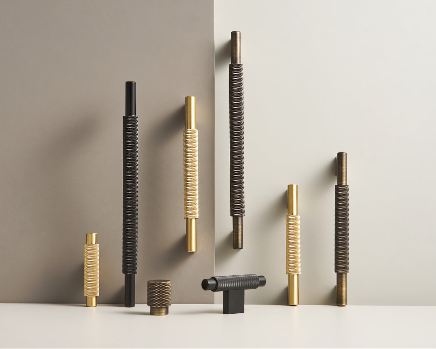 CHELSEA KNURLED BAR PULL IN BRUSHED BRASS