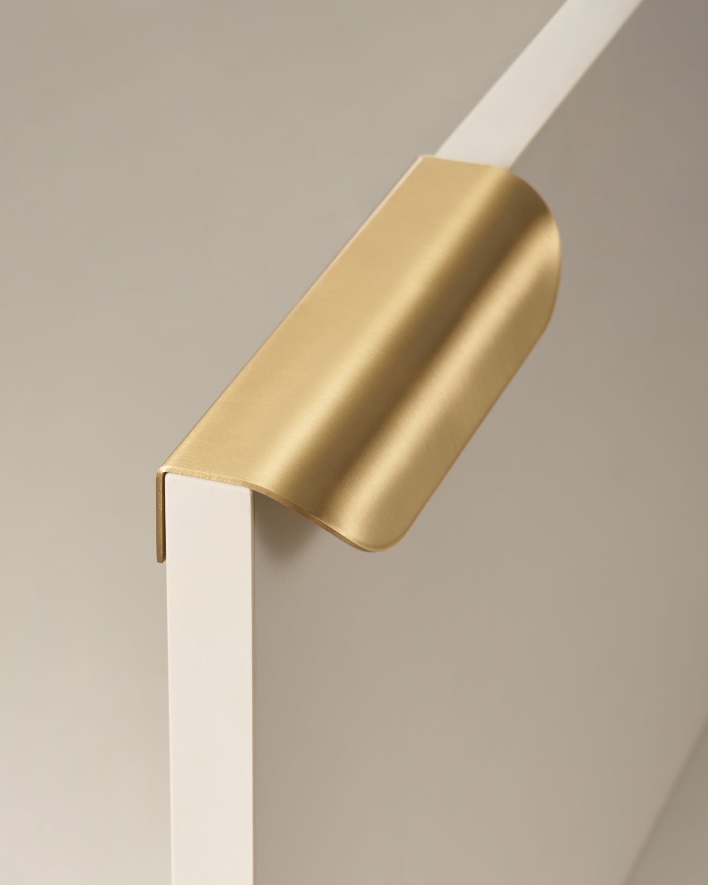 LEXINGTON BRUSHED BRASS CABINET/DRAWER EDGE PULL