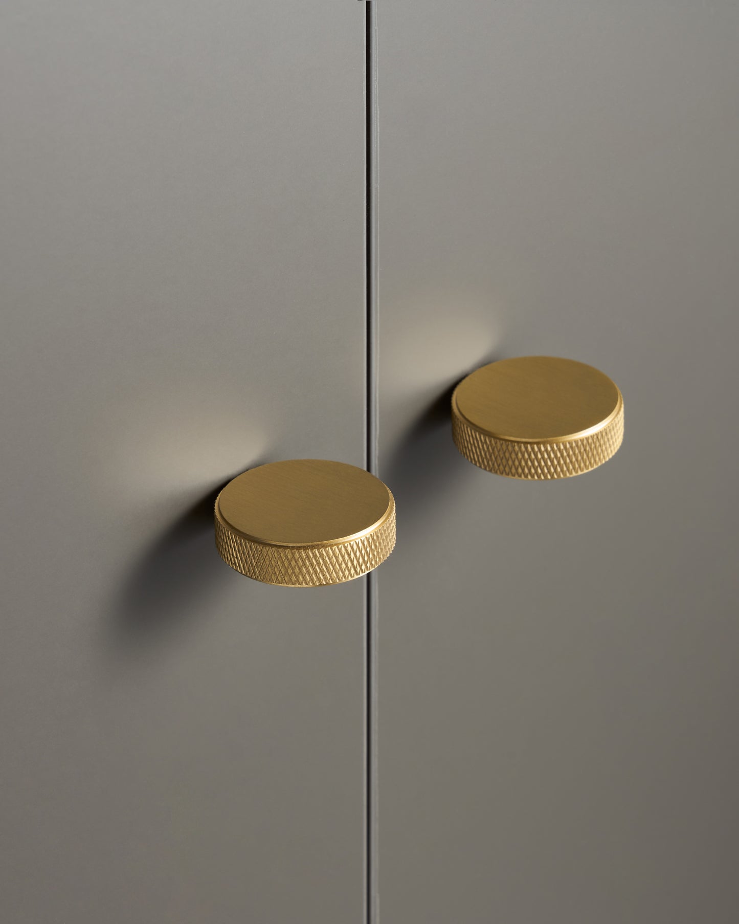 MERCER KNURLED EDGE ROUND PULL