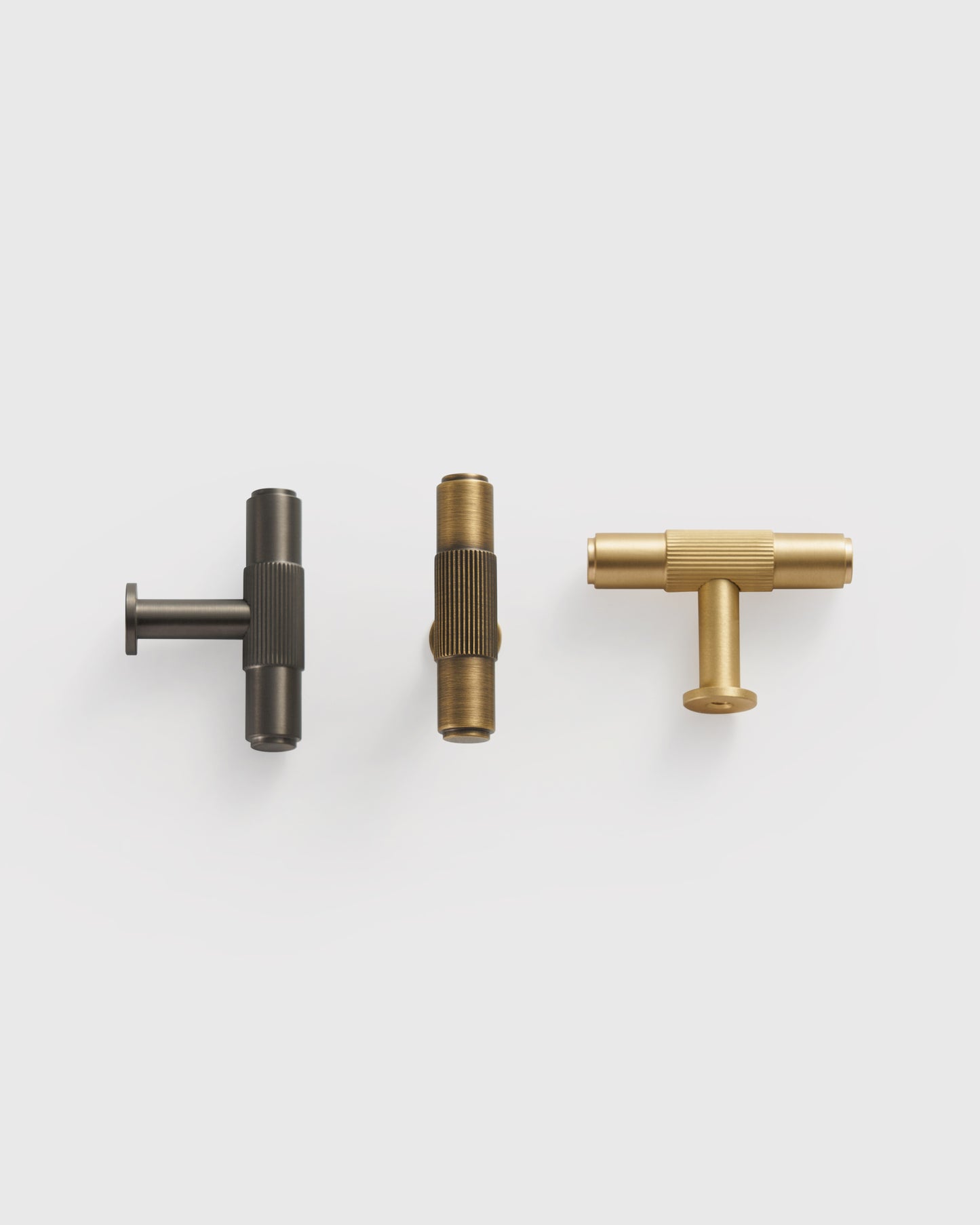 GRAMERCY FLUTED T-KNOB COLLECTION