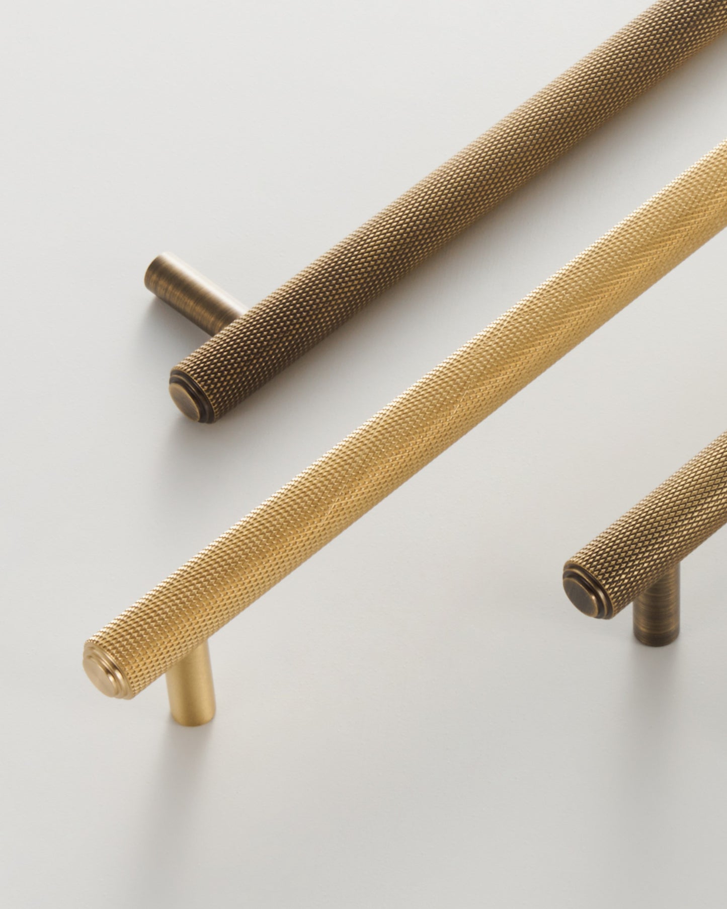 MERCER KNURLED MATTE BRASS BAR PULL