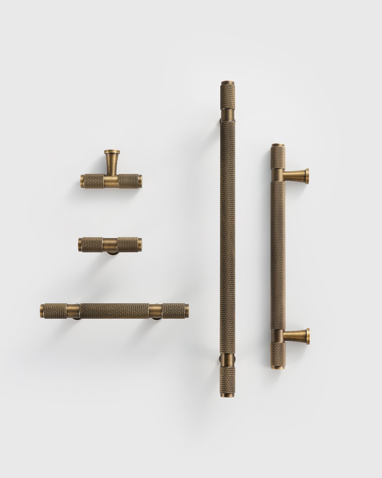 HUDSON DIAMOND-KNURLED CABINET PULL