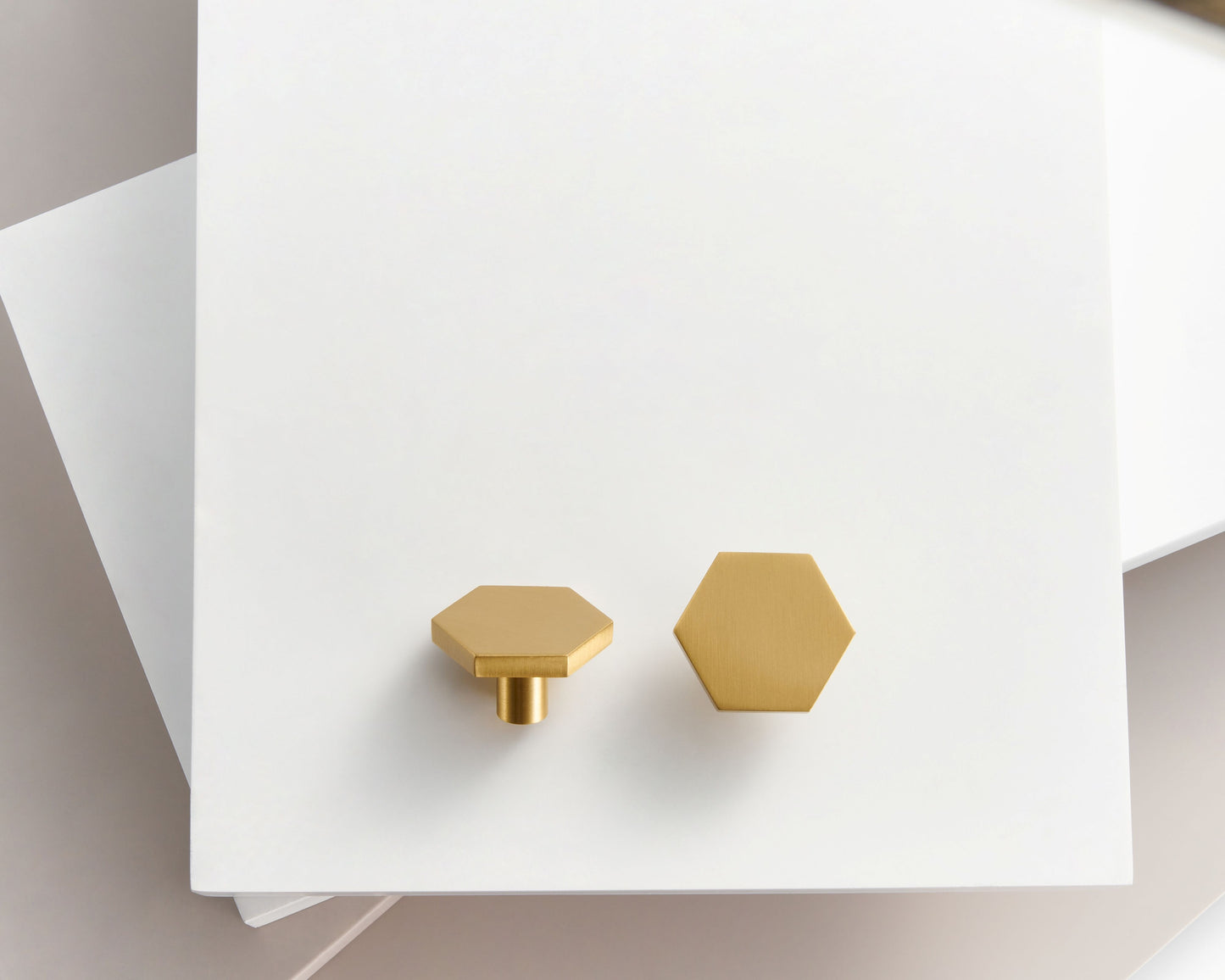 ASHBURY HEXAGON KNOB IN BRUSED BRASS