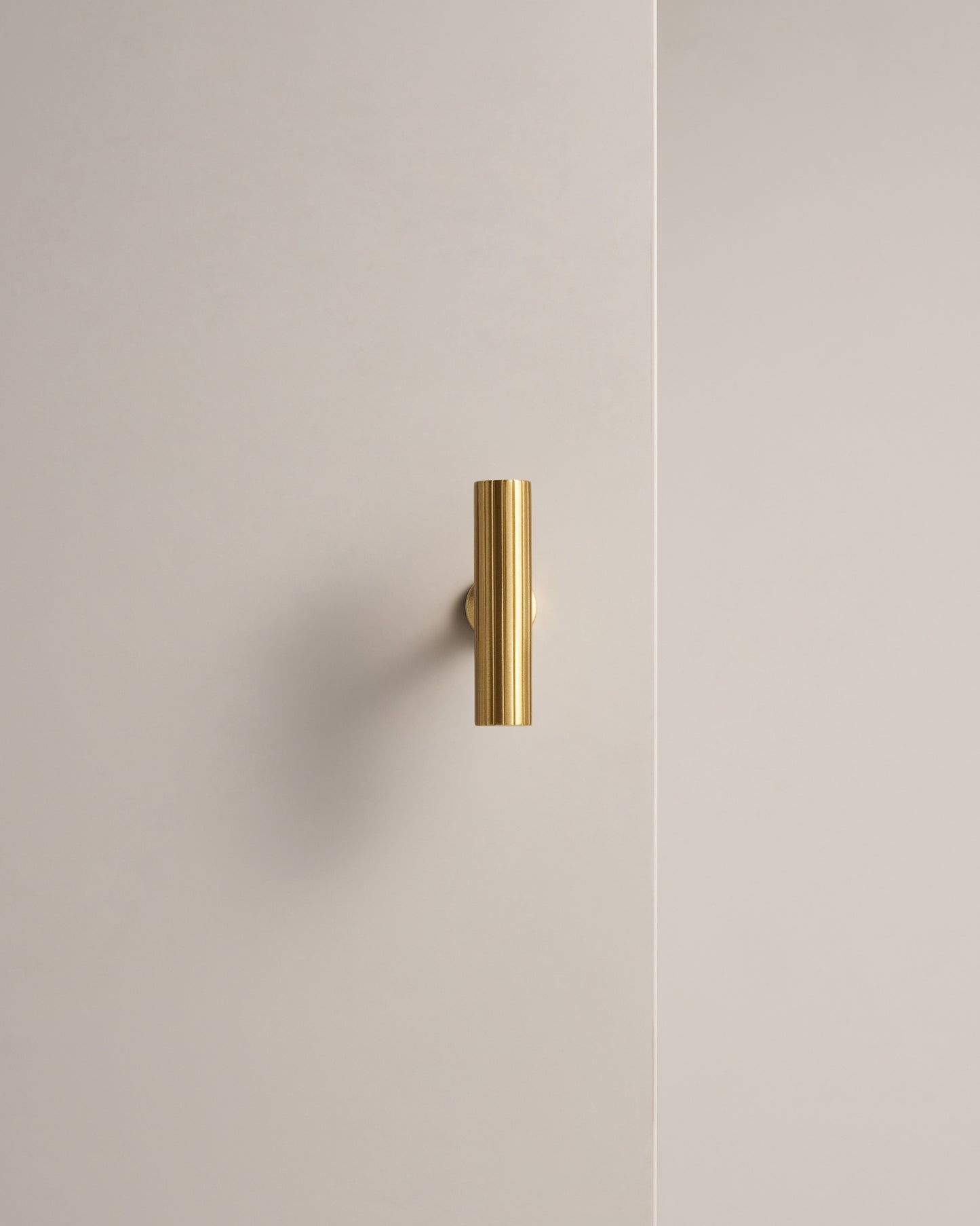 RAVELLO FLUTED T-BAR KNOB