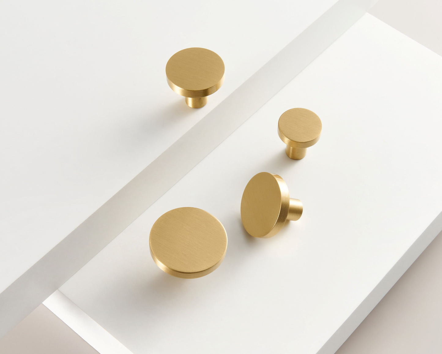 ASHBURY FLAT ROUND DISC SHAPE KNOB
