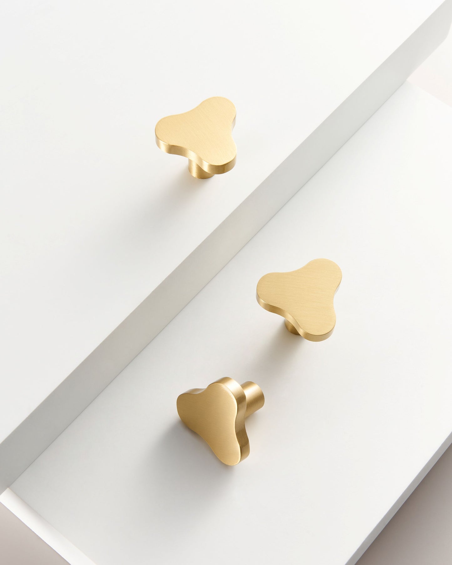 HARLEM WAVE BRUSHED BRASS CABINET KNOB