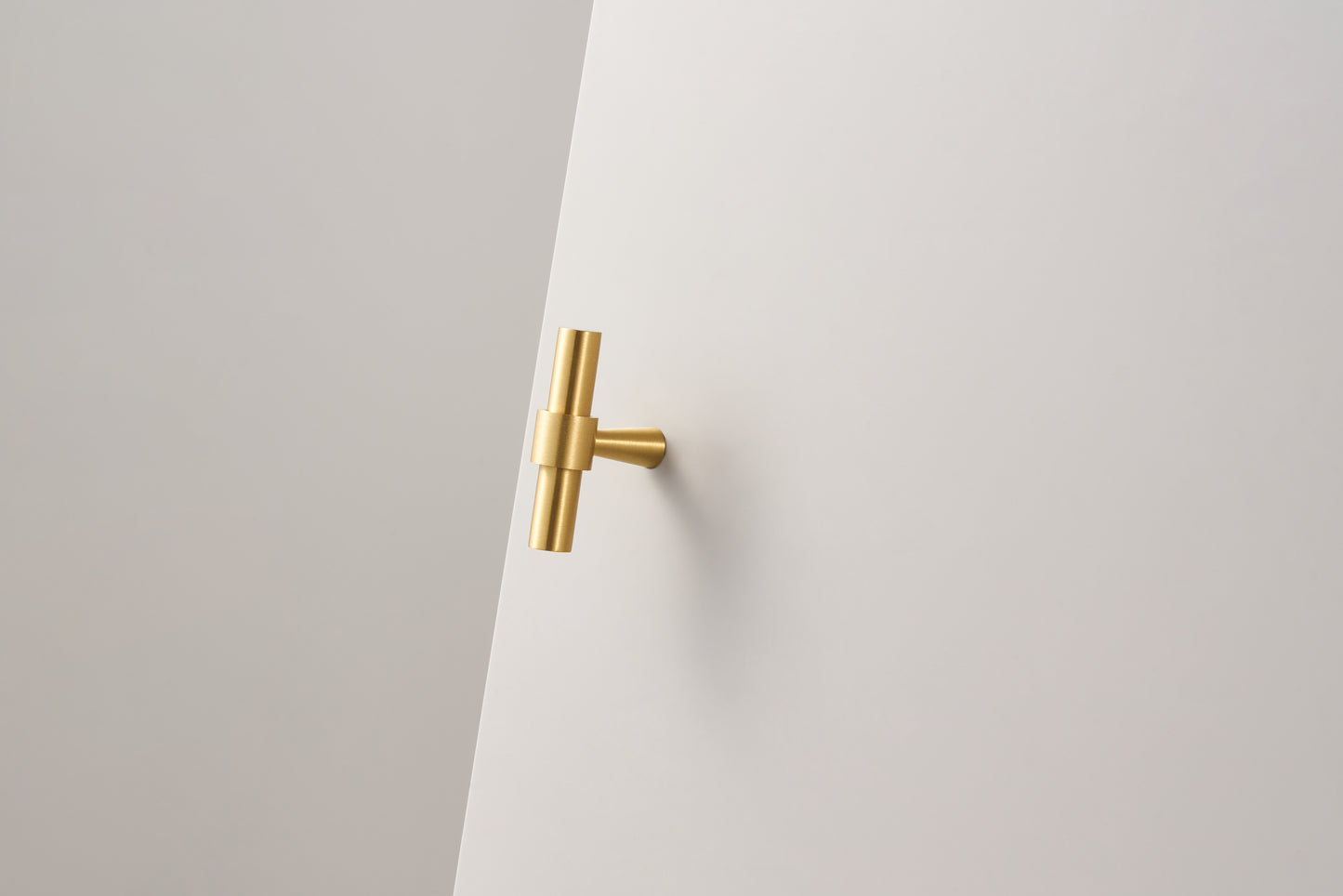 HUDSON TAPERED BASE CYLINDRICAL T-BAR KNOB