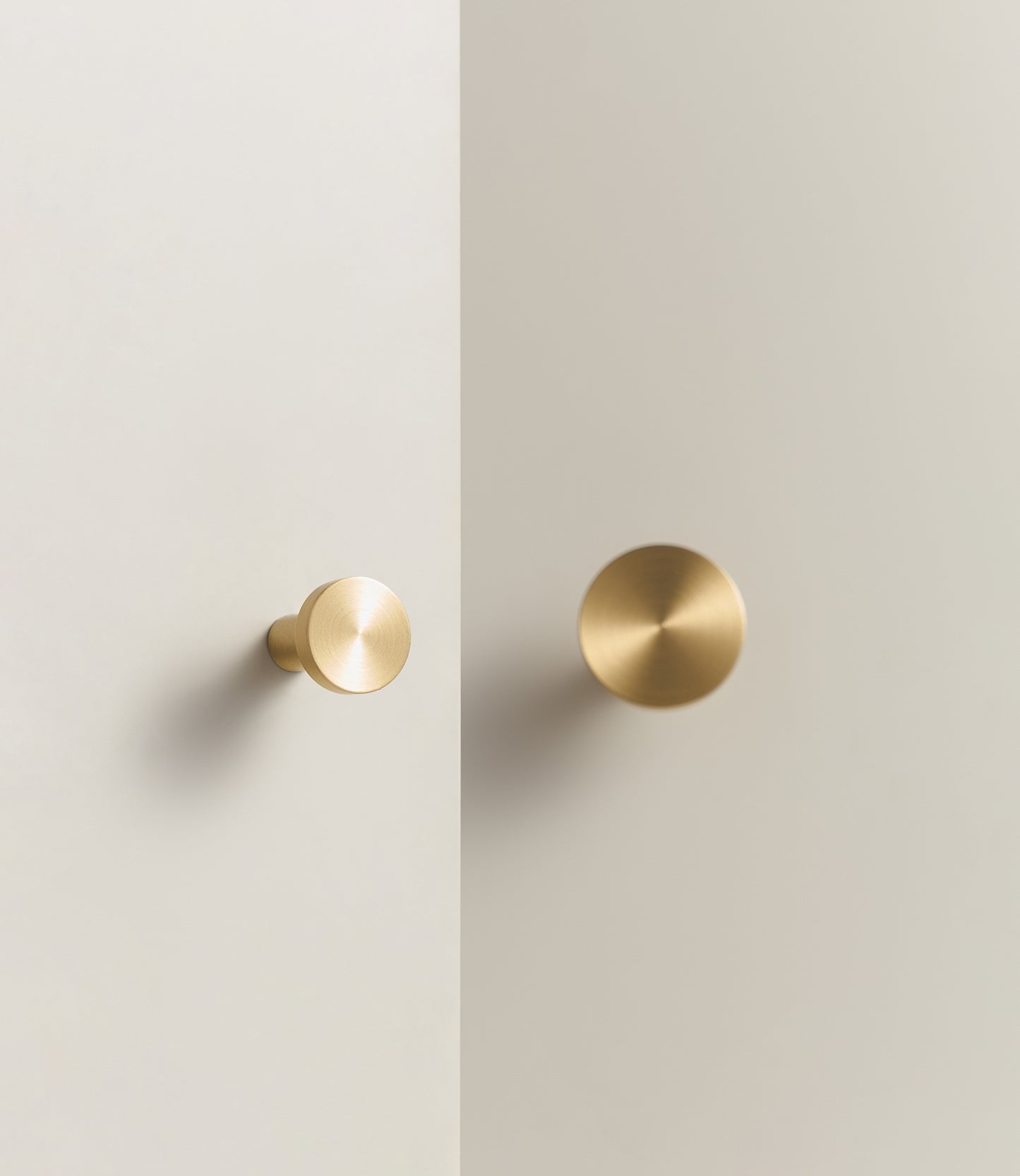 ASHBURY FLAT ROUND DISC KNOB