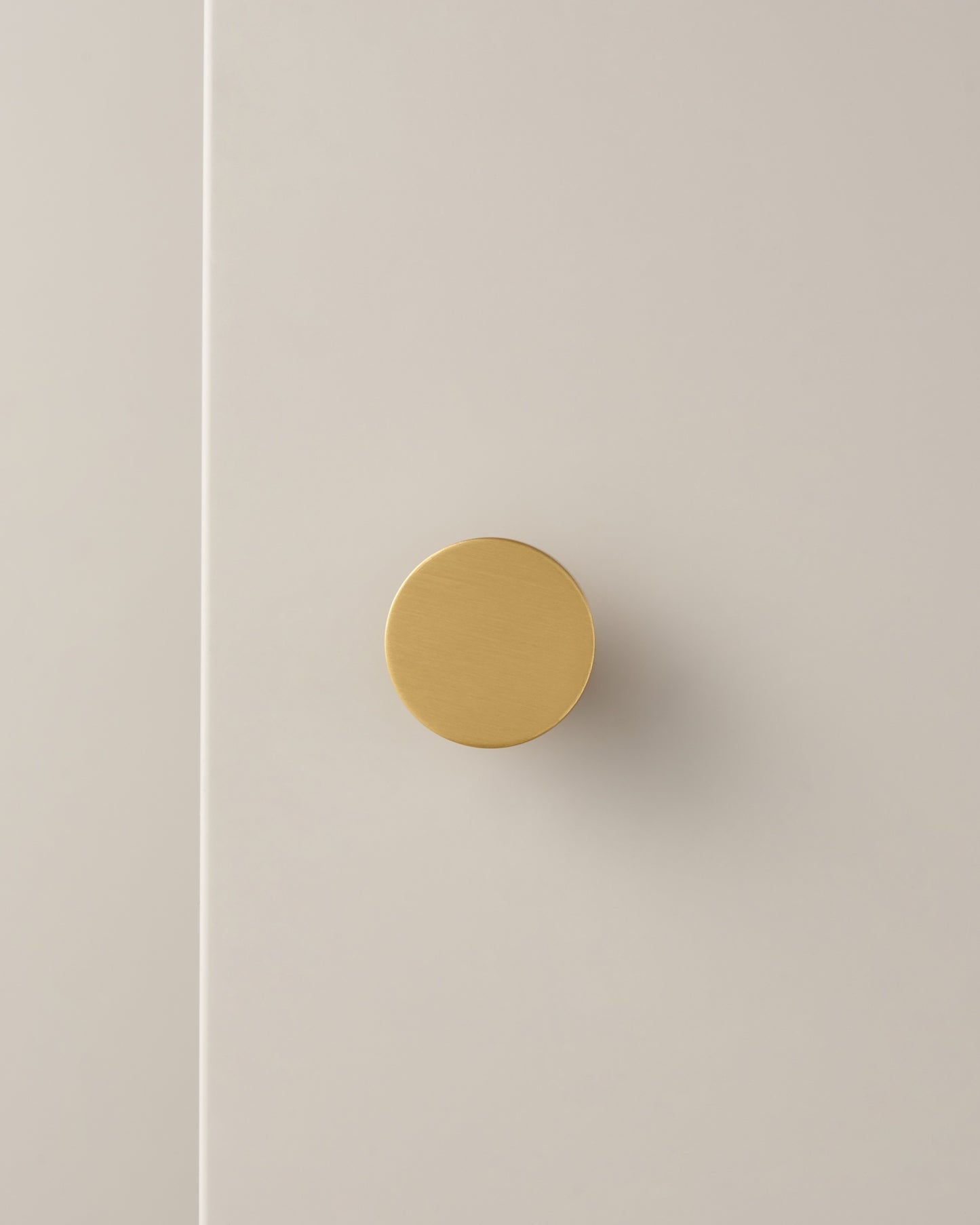 ASHBURY FLAT ROUND DISC SHAPE KNOB