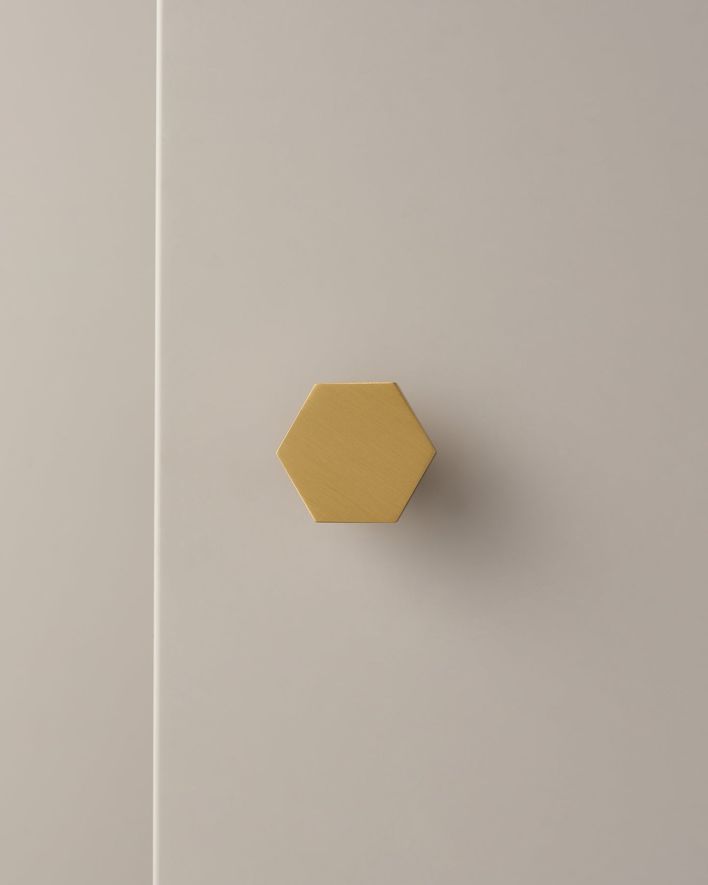 ASHBURY HEXAGON KNOB IN BRUSED BRASS