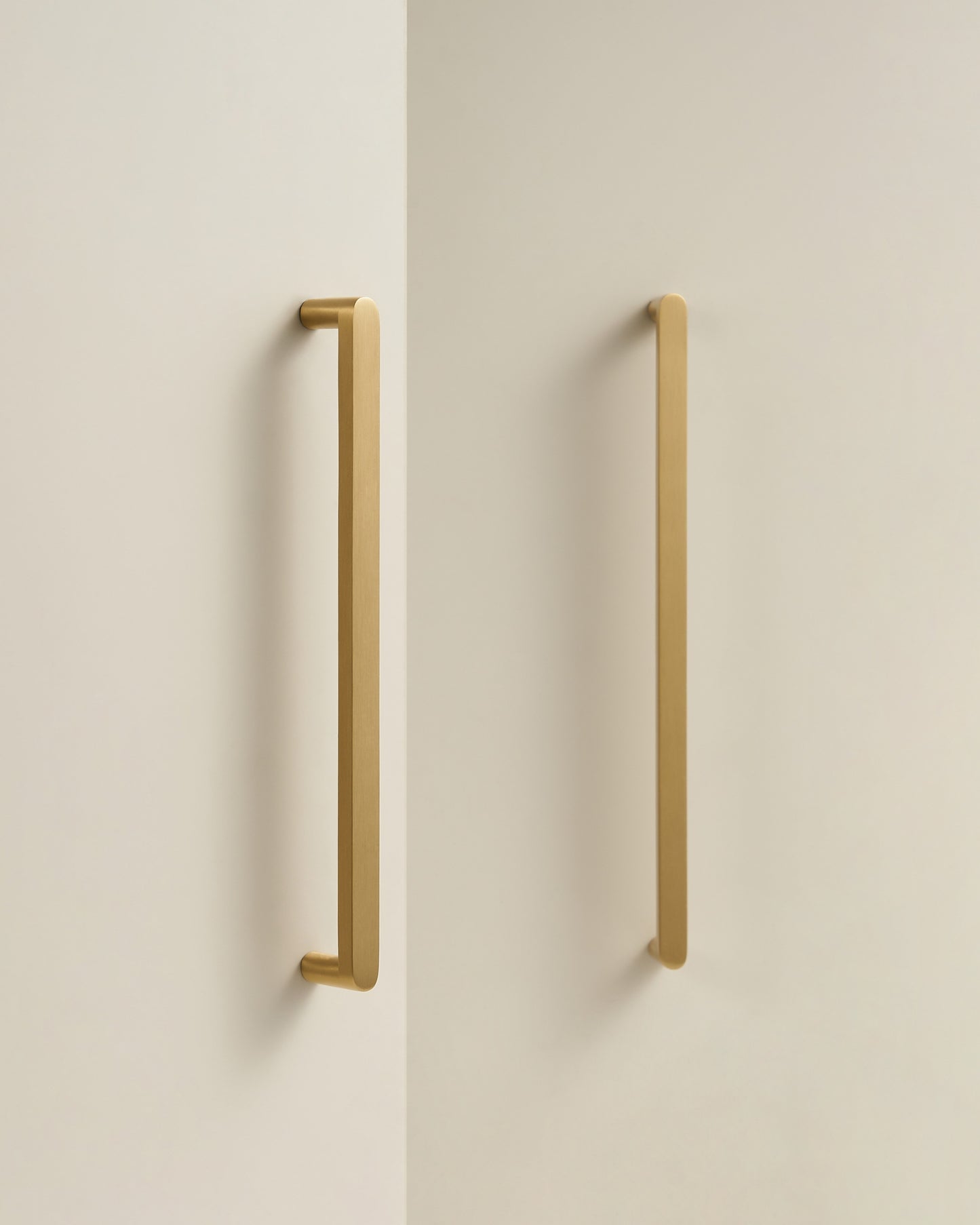 ASTOR SLIM FLAT-FRONT BRASS CABINET PULL IN BRUSHED BRASS