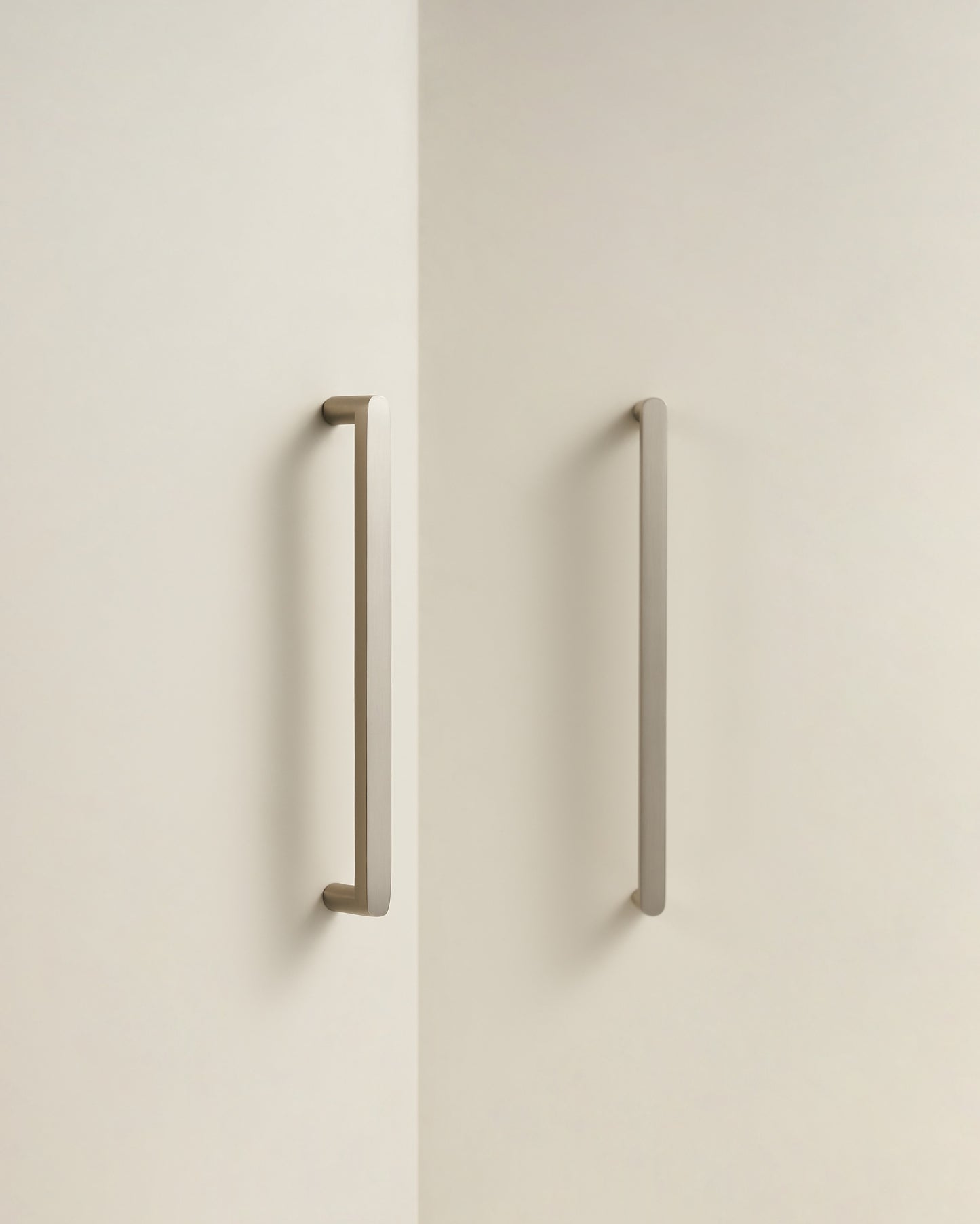 ASTOR SLIM FLAT-FRONT BRASS CABINET PULL IN BRUSHED NICKEL