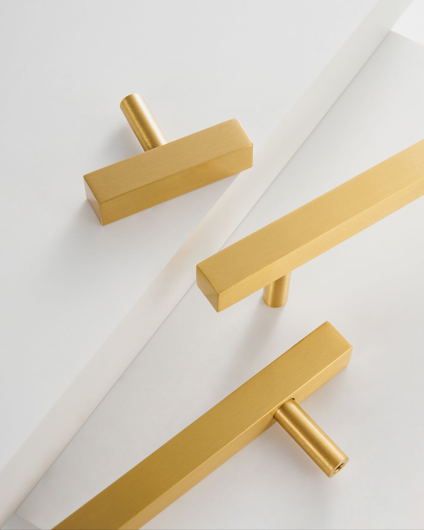ASHBURY RECTANGULAR BLOCK SHAPE T-BAR KNOB