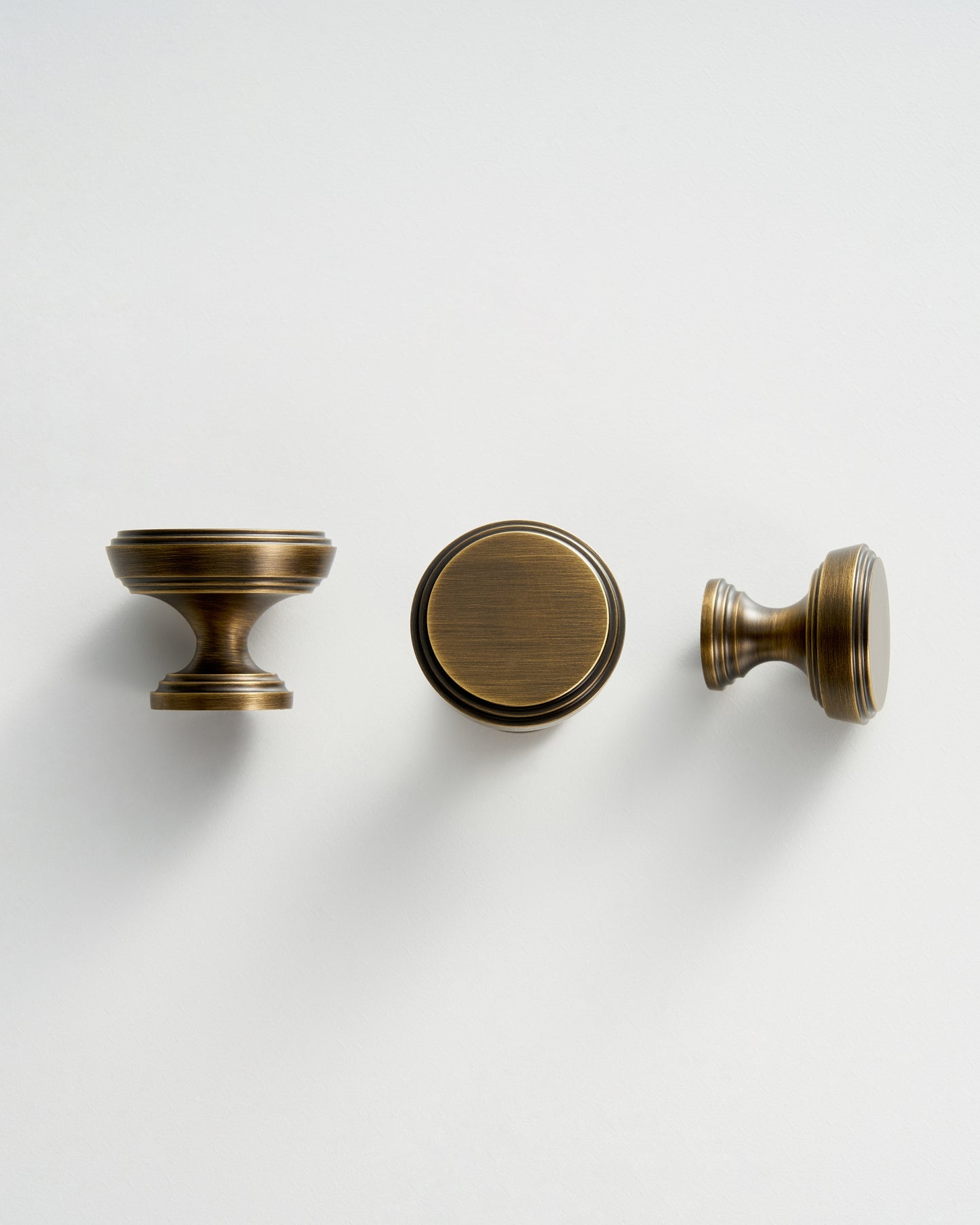 ASTORIA ROUND TRADITIONAL CABINET KNOB