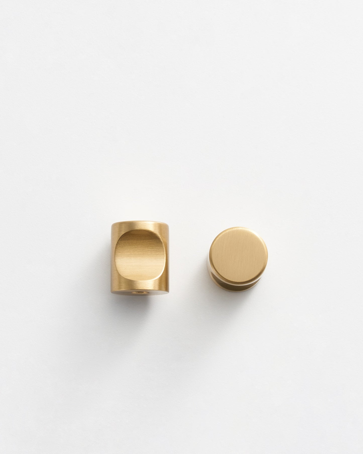 ASHBURY BRUSHED BRASS KNOB