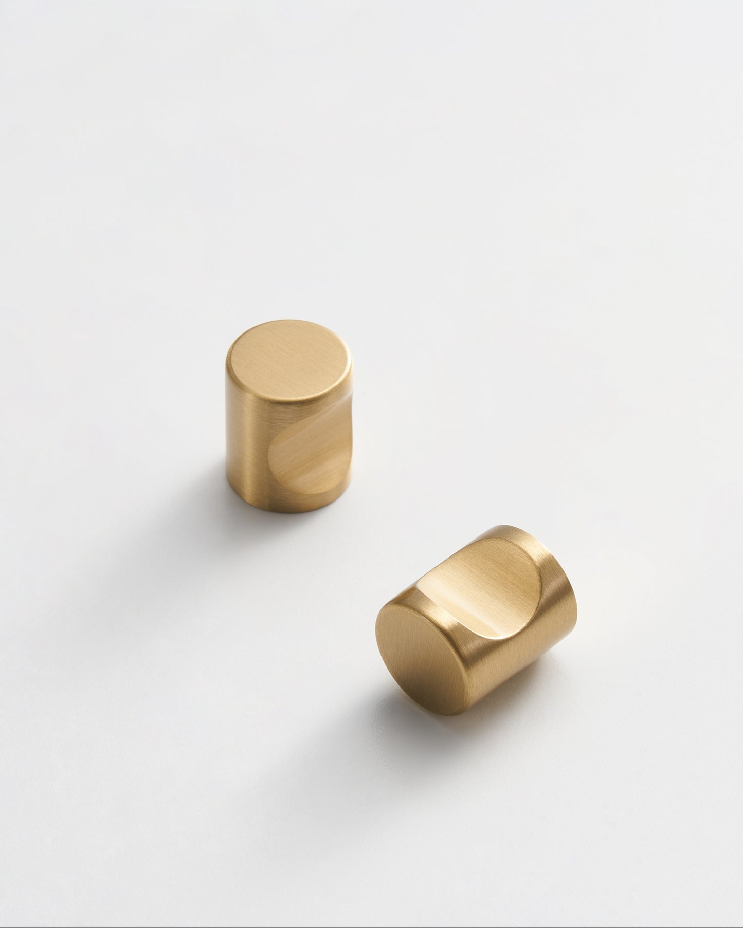 ASHBURY BRUSHED BRASS KNOB
