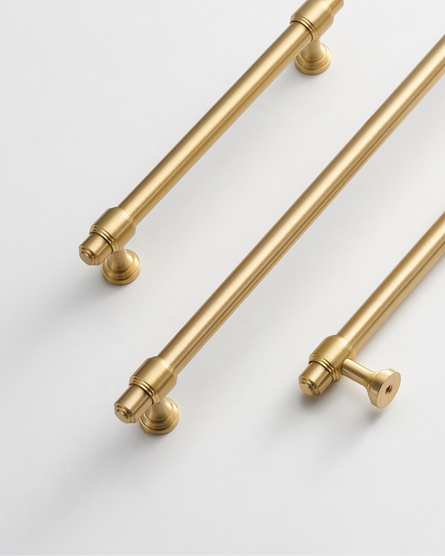 BURLINGTON TURNED-END PULL IN BRUSHED BRASS