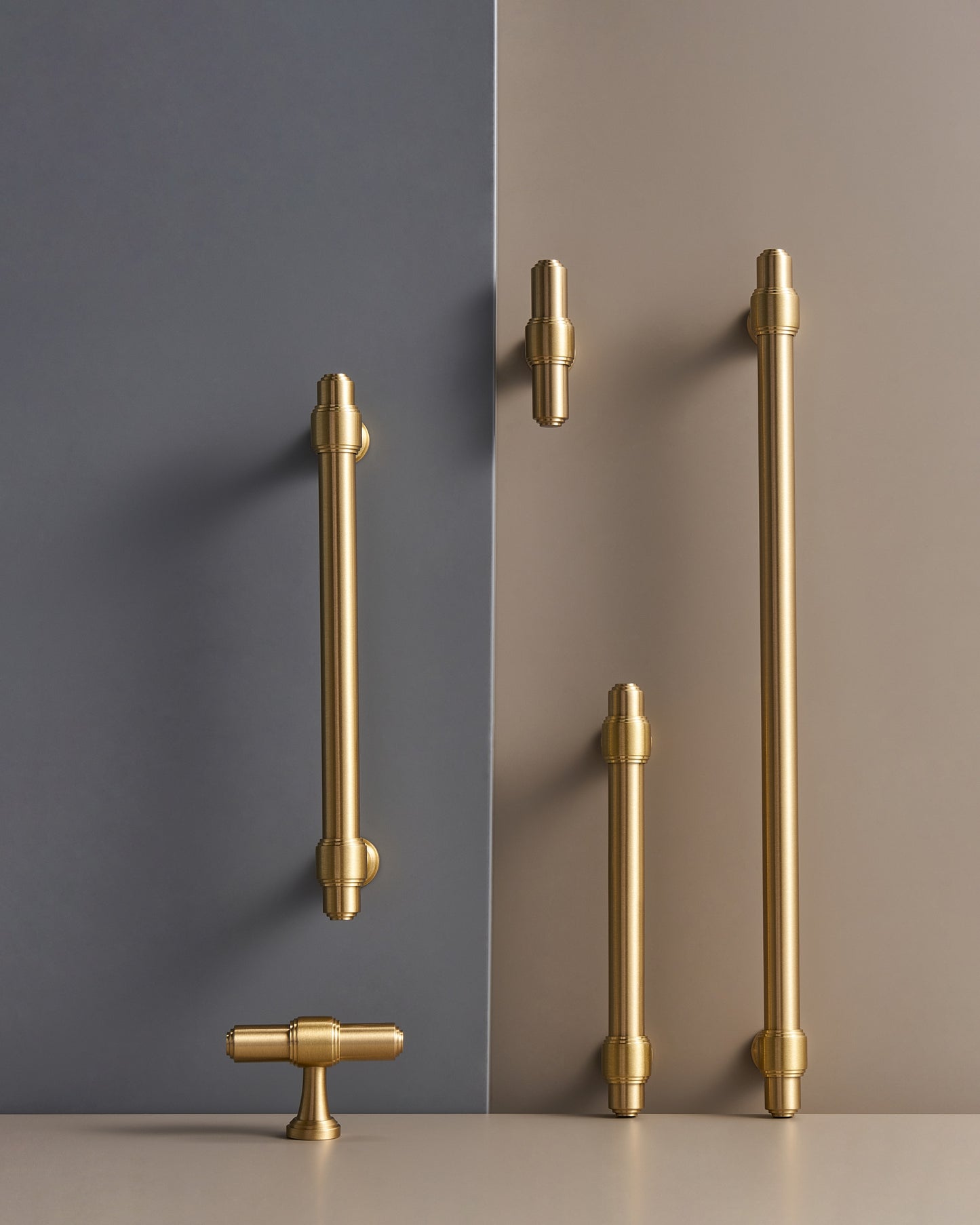 BURLINGTON TURNED-END PULL IN BRUSHED BRASS
