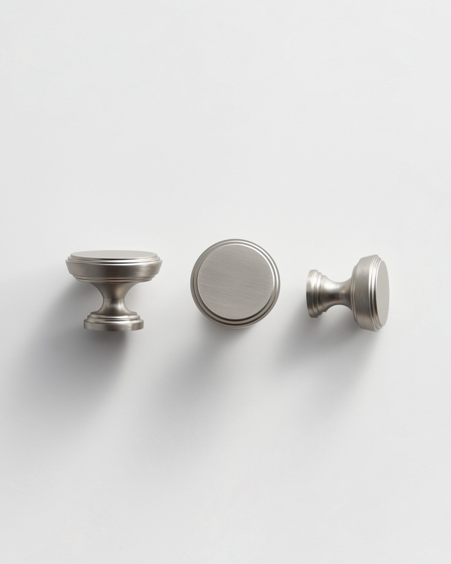 ASTORIA ROUND TRADITIONAL CABINET KNOB